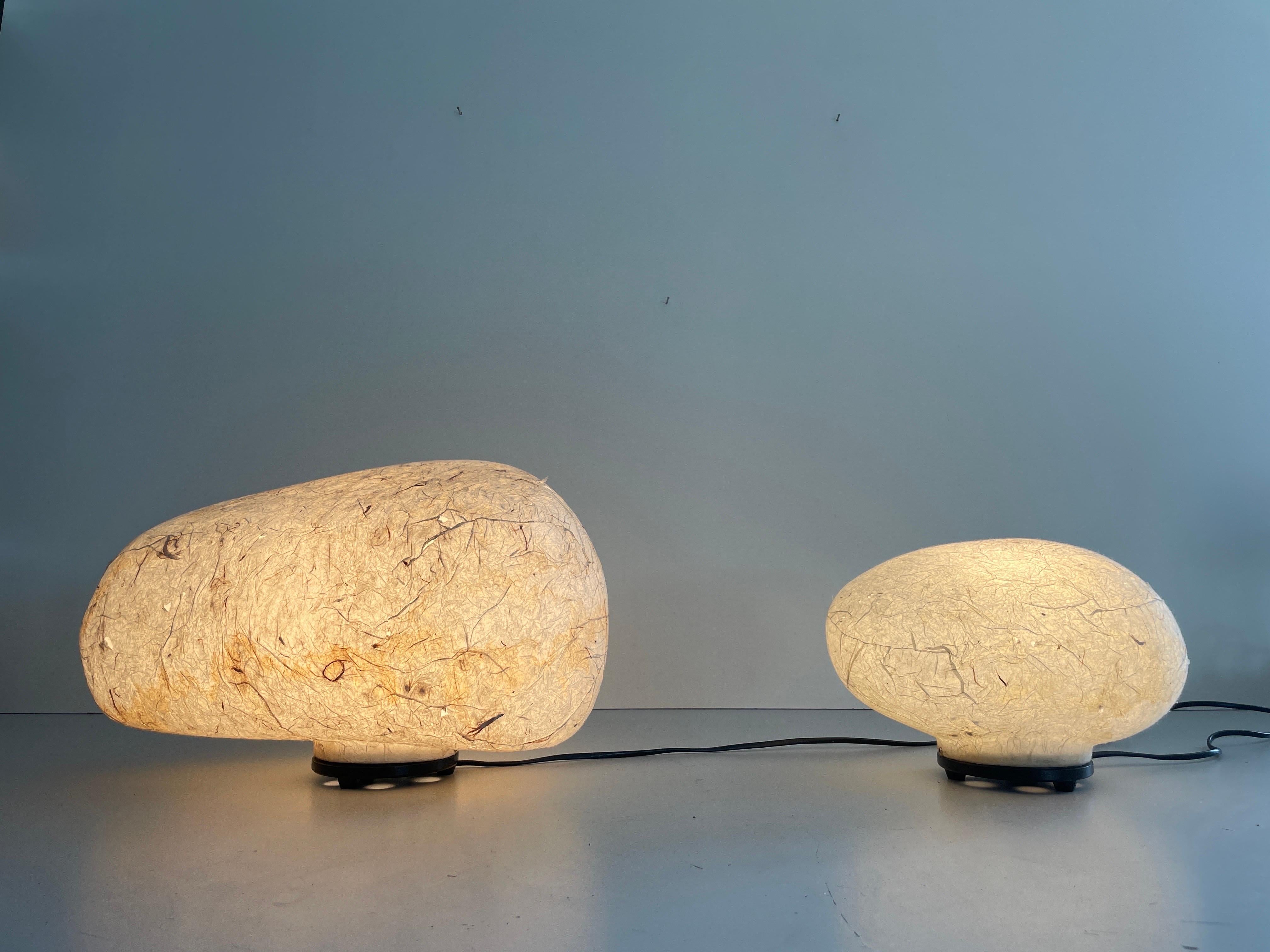 Petite et grande paire de lampes de table ou de lampadaires en fibre de verre, années 1980, Allemagne en vente 4