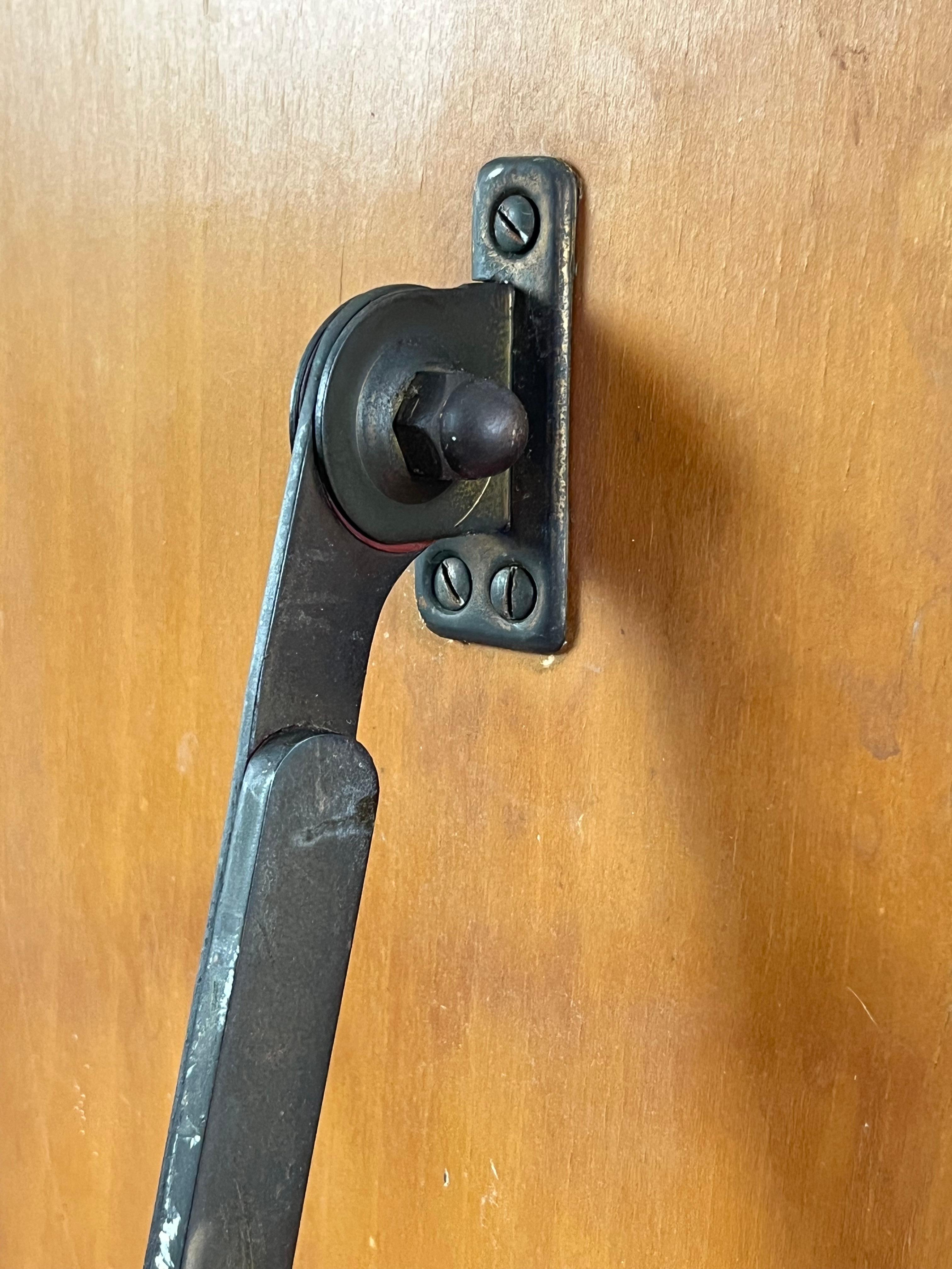 Piccola e affascinante consolle di metà secolo con specchio reclinabile, anni '50 in vendita 4