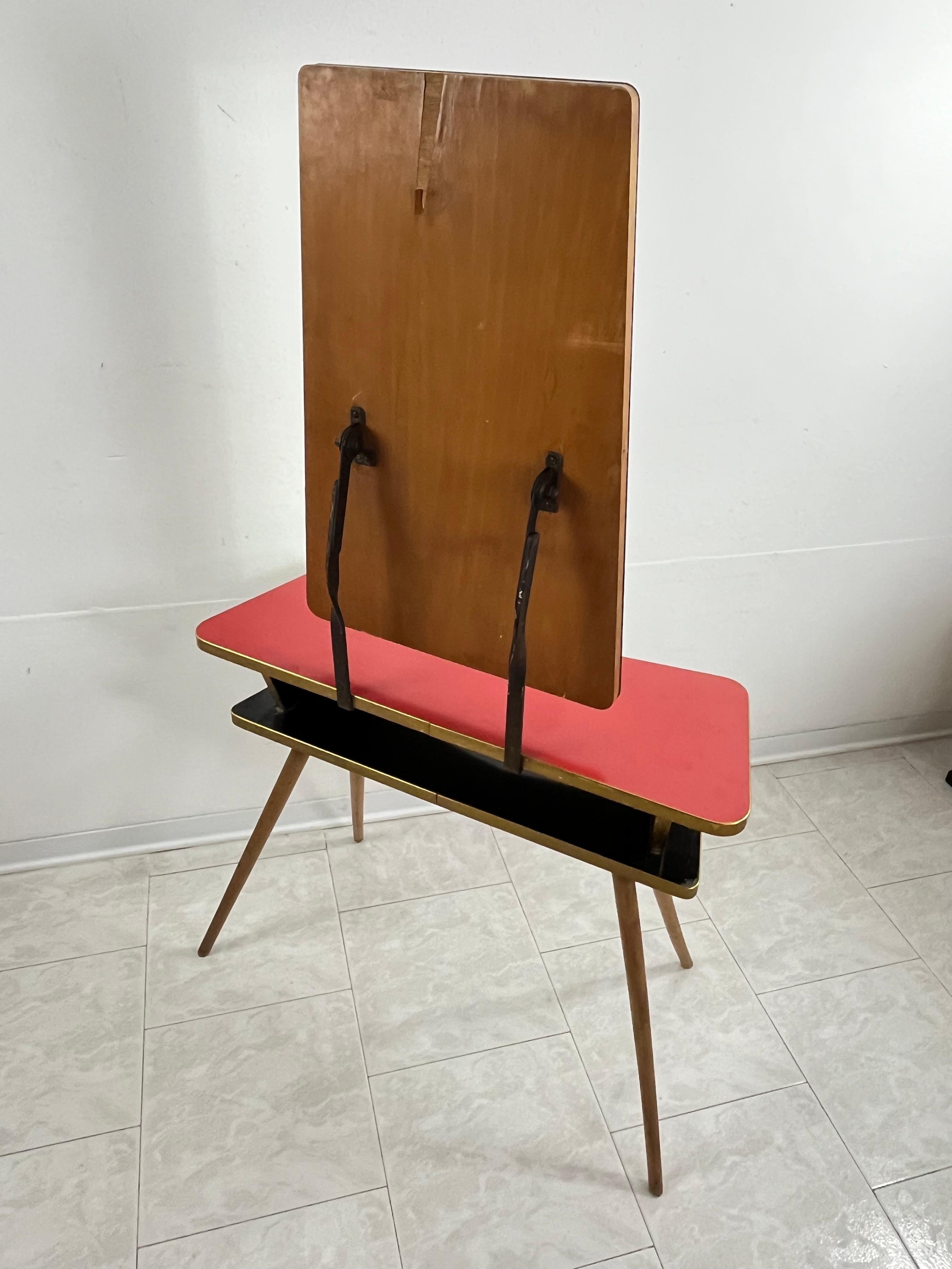 Piccola e affascinante consolle di metà secolo con specchio reclinabile, anni '50 in vendita 6