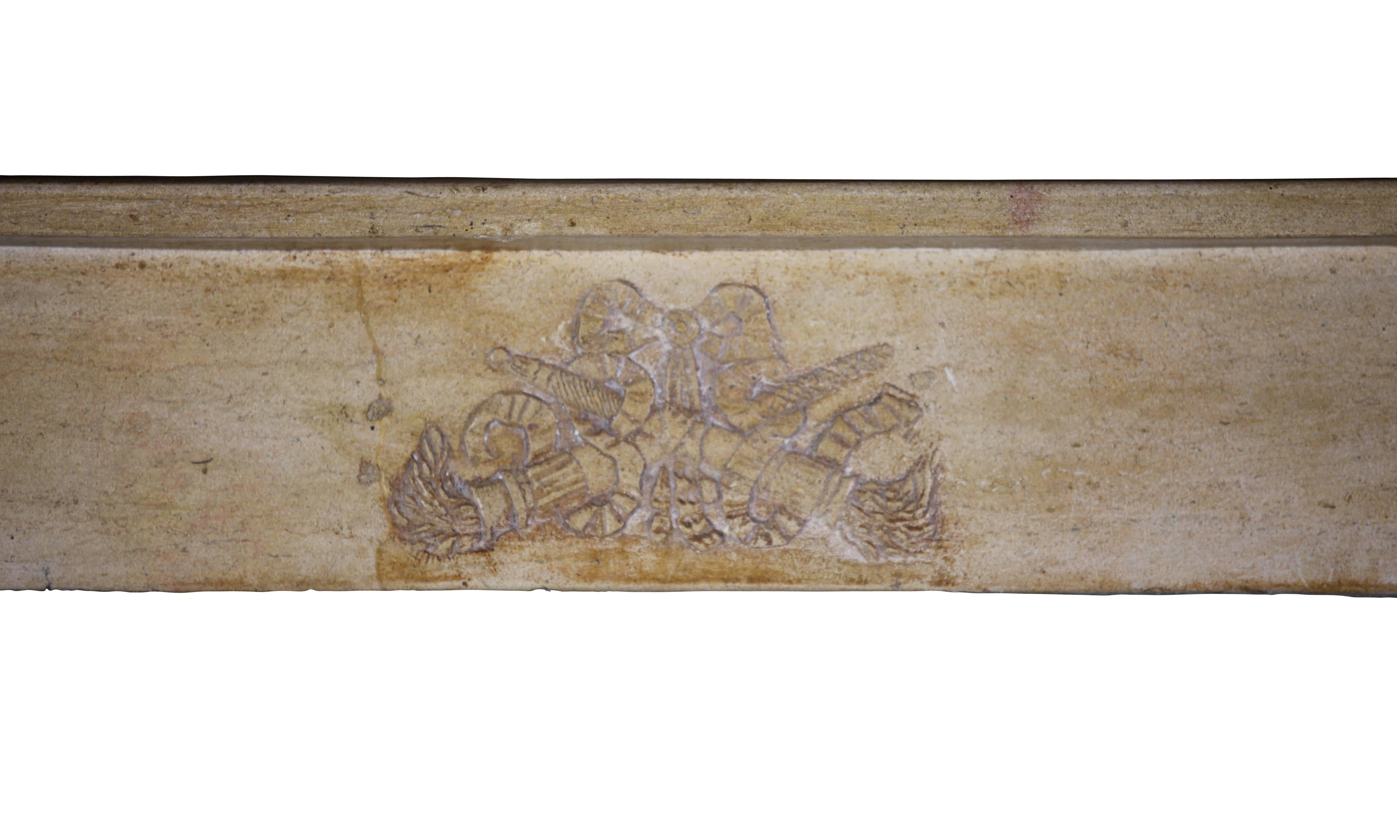 This beautiful honey colored antique fireplace mantel (fireplace) dates from the Directoire period. It comes from the Burgundy region. Its material is Burgundy hard stone, marble.
Measures:
98 cm EW 38,58