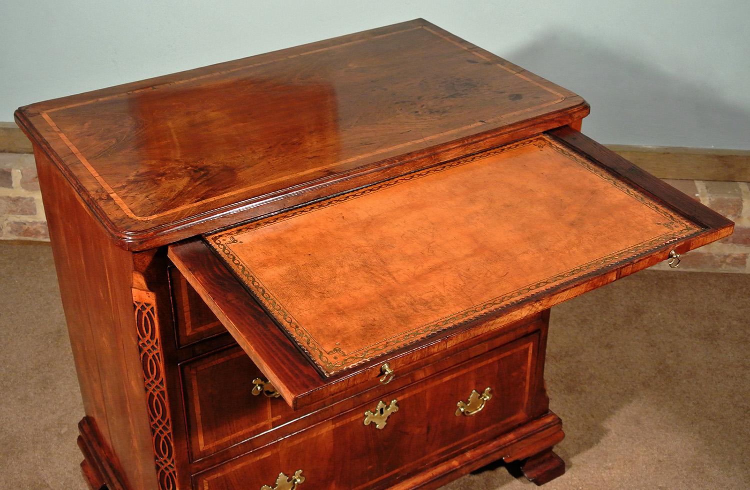 Small and Fine George II Yew Wood Batchelors Chest of Drawers, circa 1750 For Sale 1