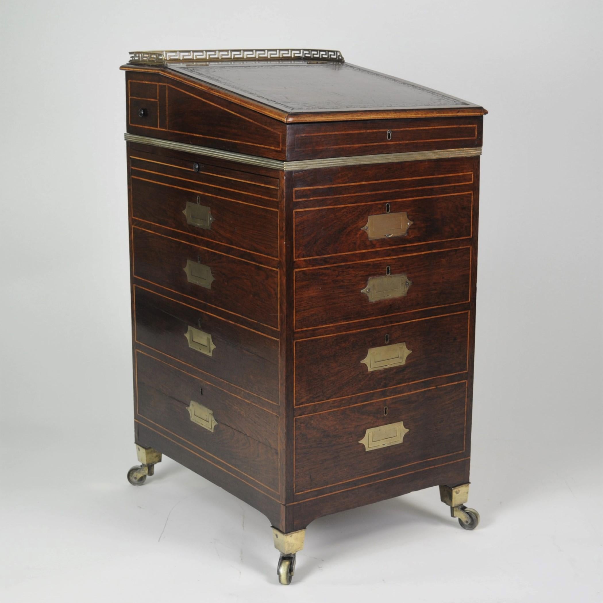 Small and rare Campaign Rosewood Davenport In Good Condition For Sale In Folkestone, GB