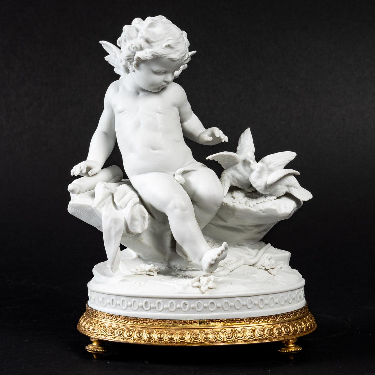 Small Angel with Birds in Biscuit, End of the 19th Century For Sale 2