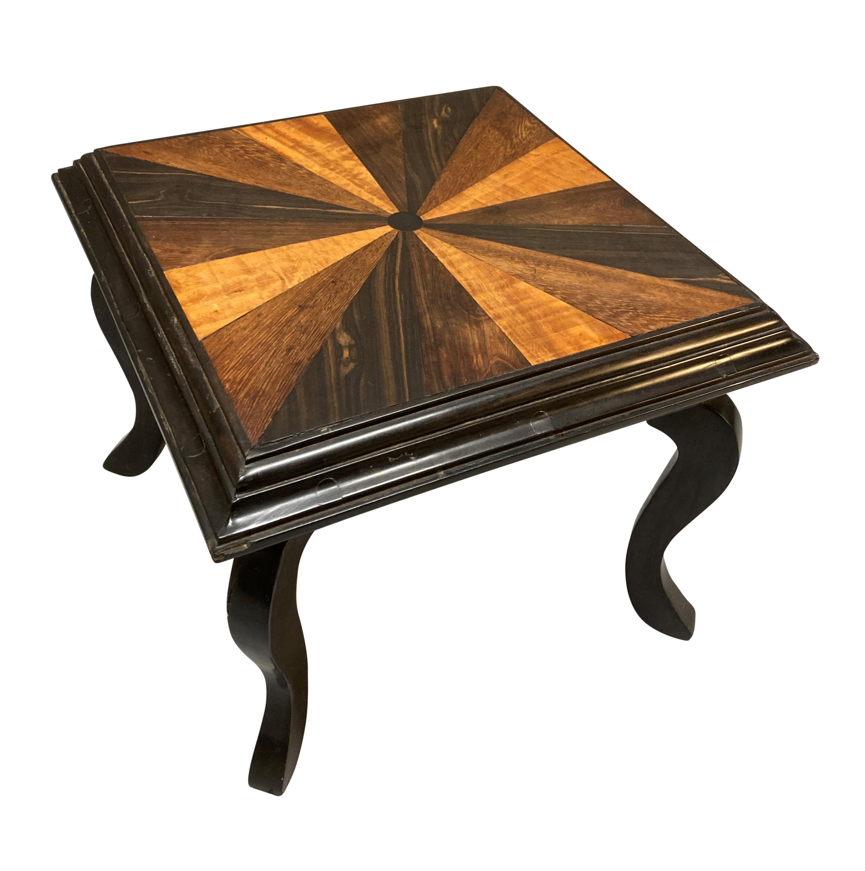 Indien Petite table d'appoint anglo-indienne en ébène massif en vente