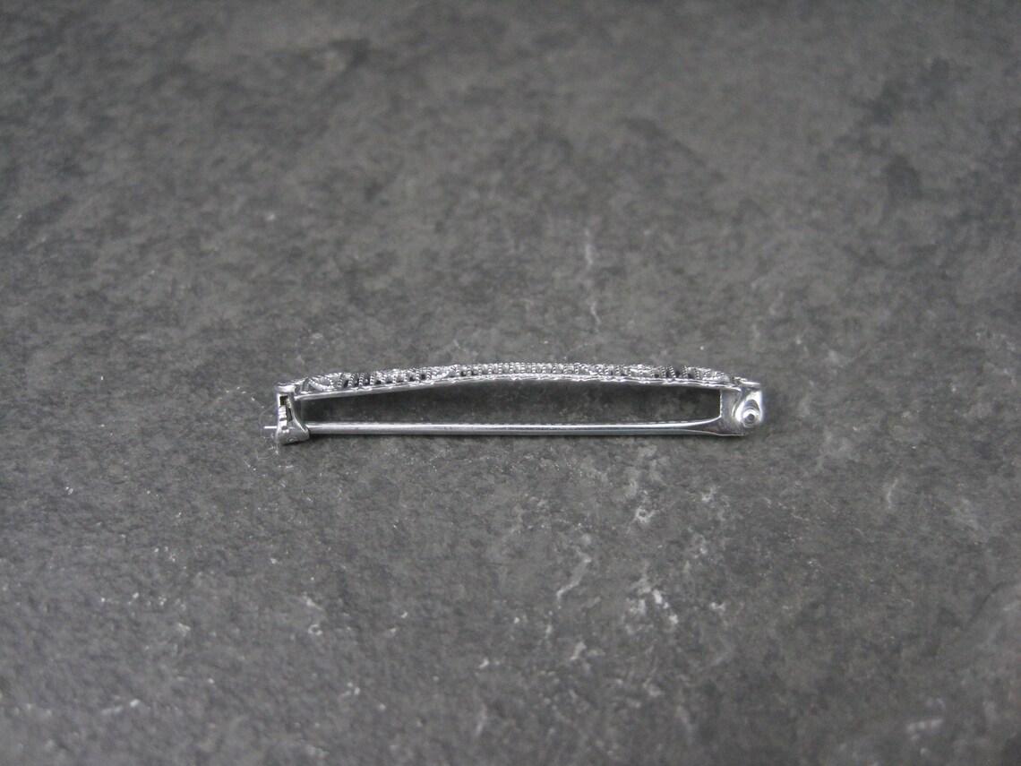 Small Antique 10K White Gold Filigree Bar Pin In Excellent Condition For Sale In Webster, SD