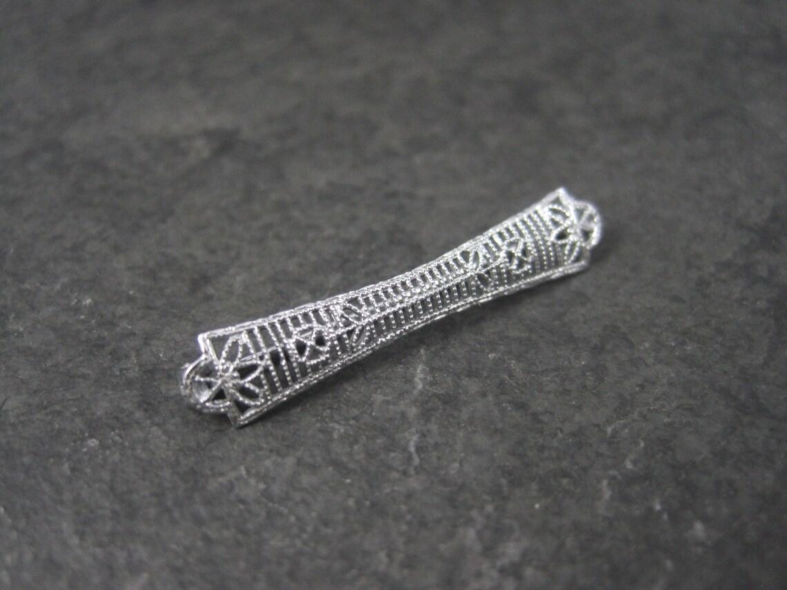 Small Antique 10K White Gold Filigree Bar Pin For Sale 2