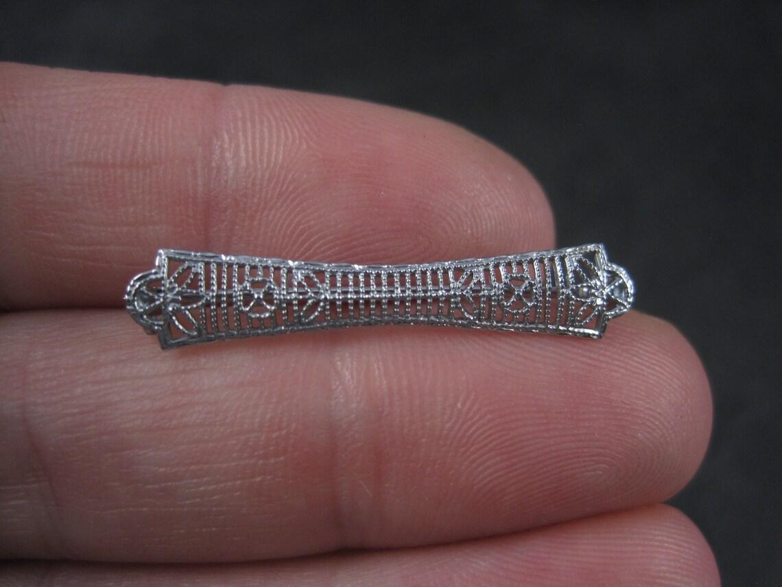 Small Antique 10K White Gold Filigree Bar Pin For Sale 3
