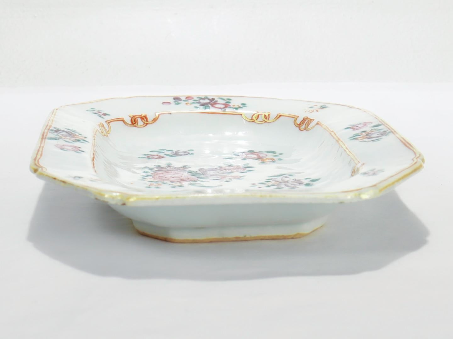 Small Antique 18th Century Famille Rose Chinese Export Tray or Dish For Sale 3