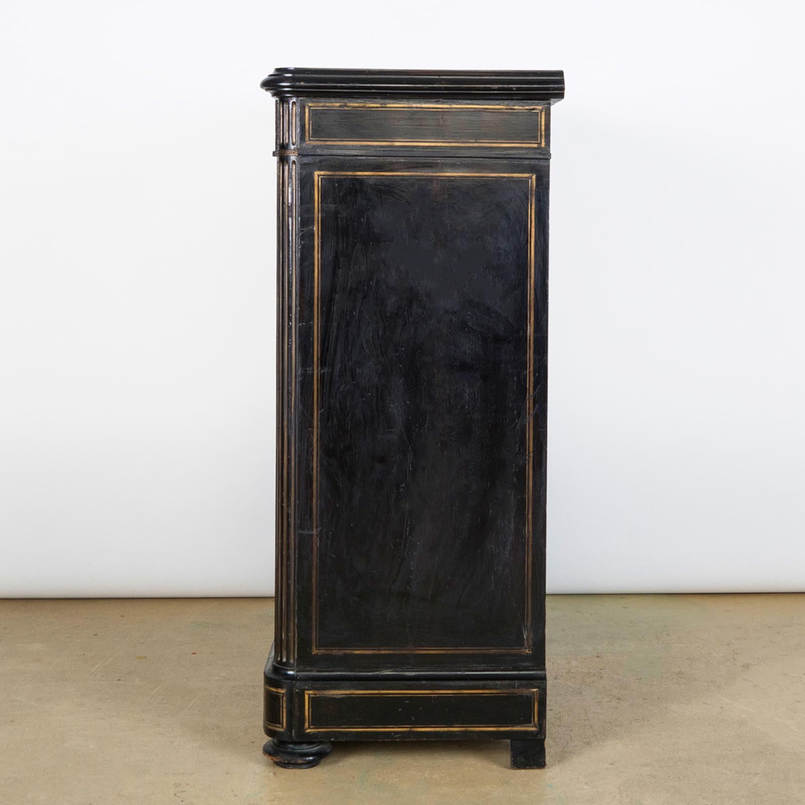 Small Antique 19th C Black with Brass Napoleon III Style Cabinet In Good Condition For Sale In AMSTERDAM, NH