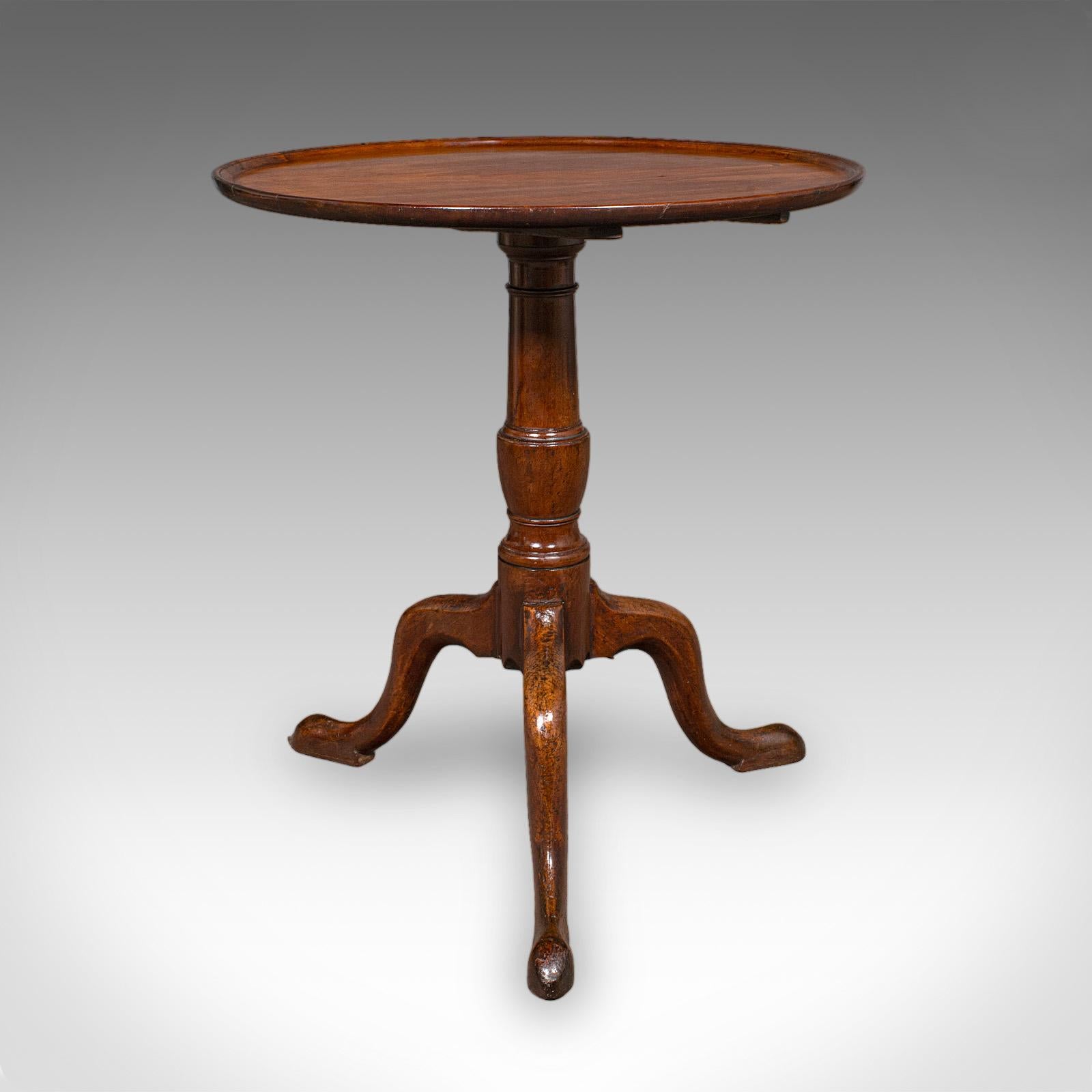 Britannique Petite table à thé de l'après-midi, anglaise, d'appoint, à vin, lampe, géorgienne, C.C.C. en vente