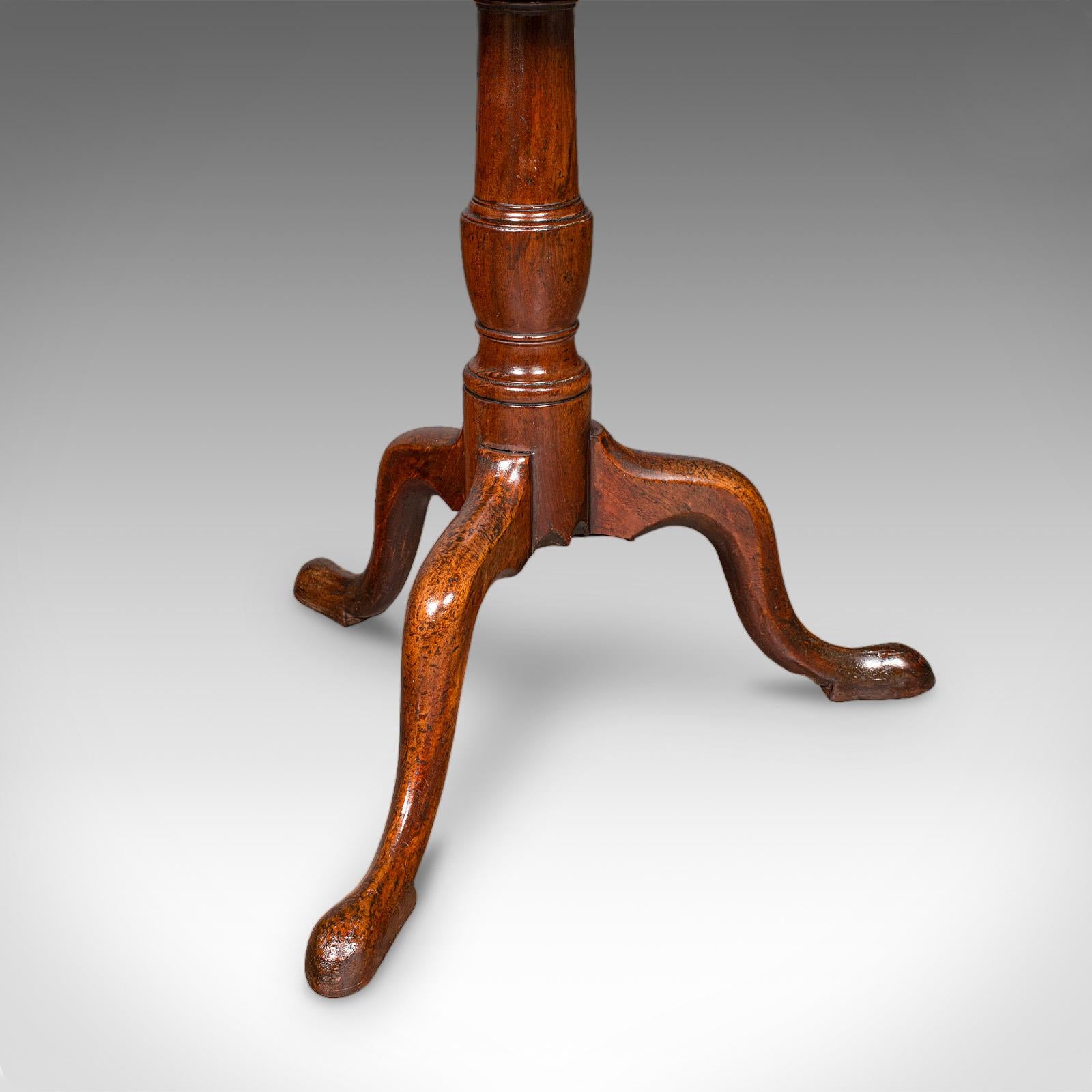 Petite table à thé de l'après-midi, anglaise, d'appoint, à vin, lampe, géorgienne, C.C.C. en vente 1