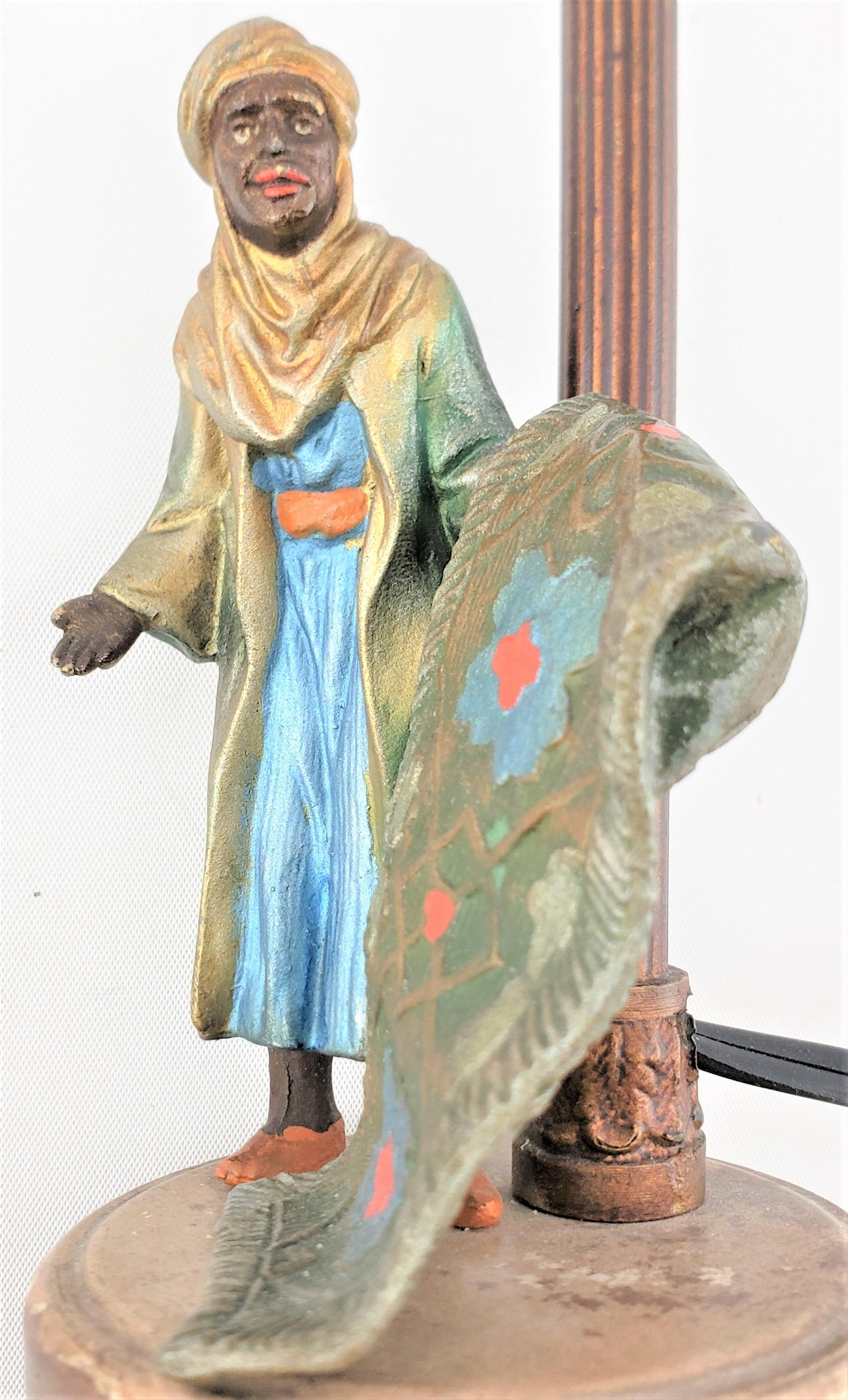 Antike Art-Dco-Tischlampe aus gegossenem und kalt bemalter Zinn mit arabischem Motiv im Angebot 7