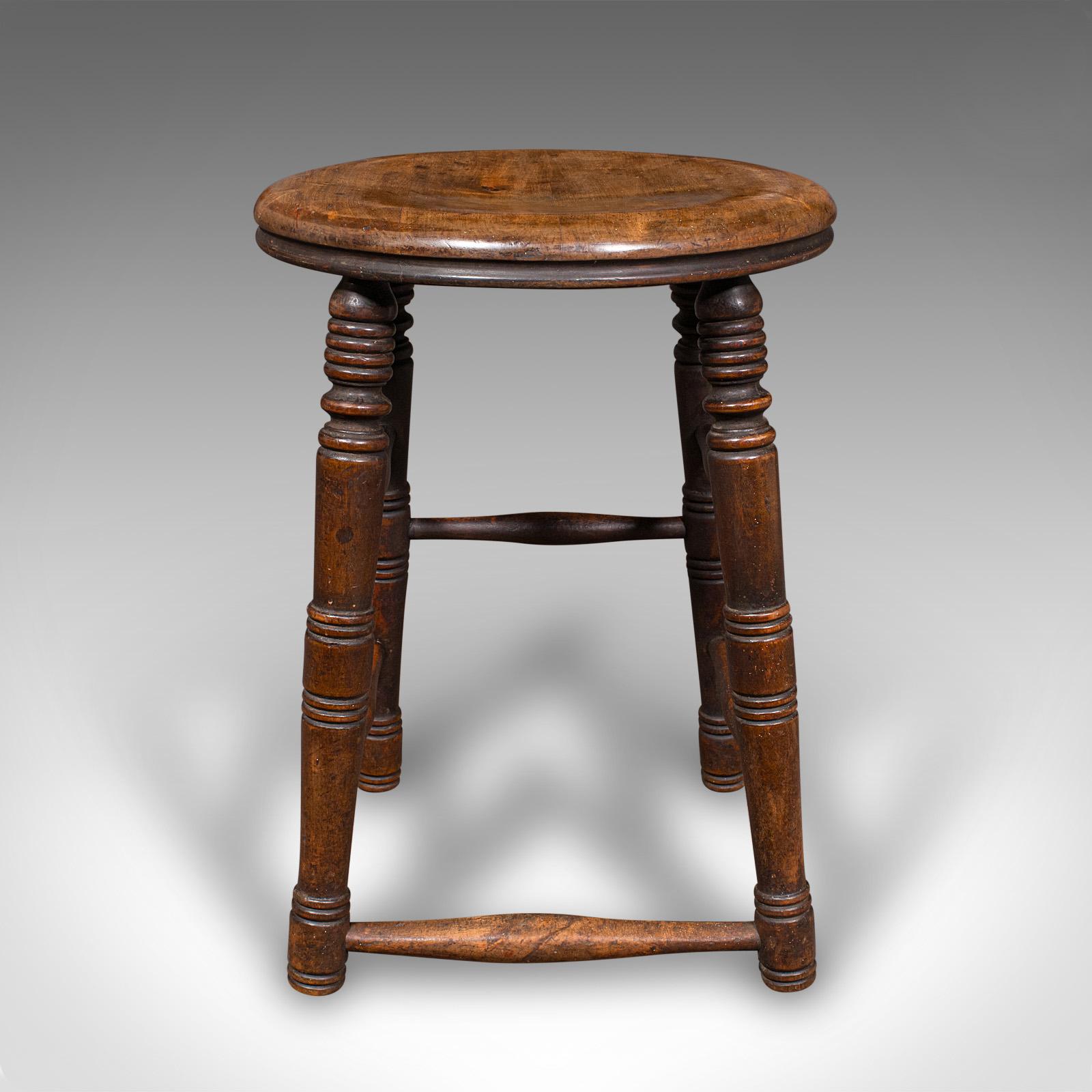 Britannique Petit tabouret d'artiste ancien, English Beeche, Country Studio, Victorien, C.1890 en vente