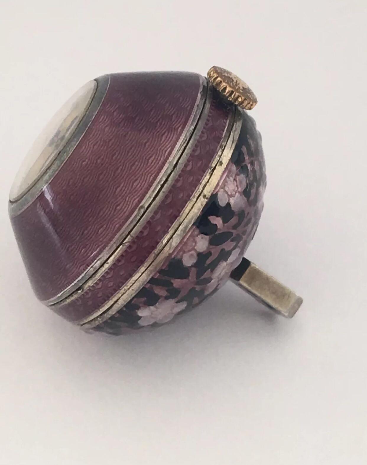 Small Antique Beautiful Enamel Pendant / Ball Watch For Sale 1