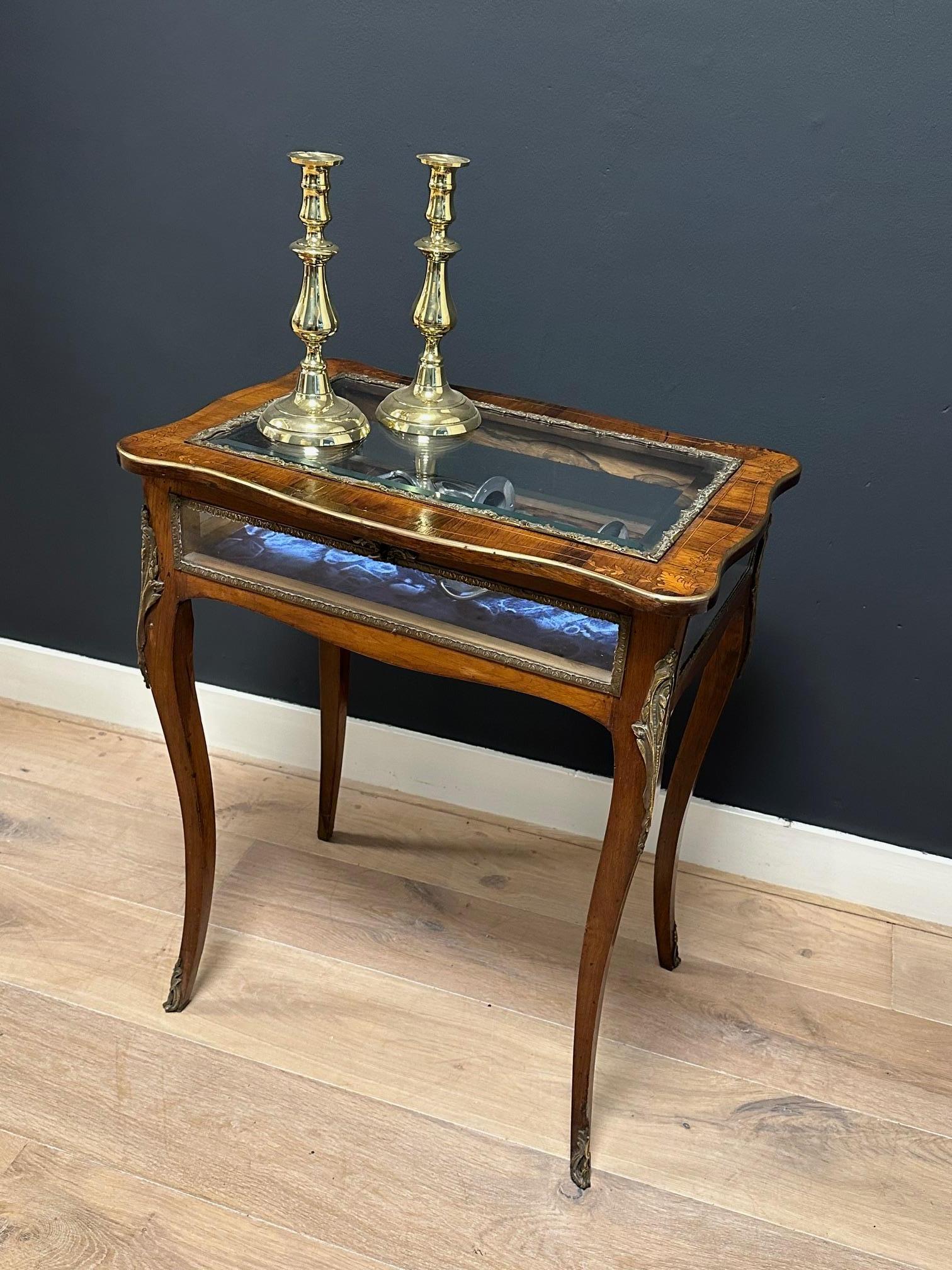 small antique bijouterie table For Sale 3