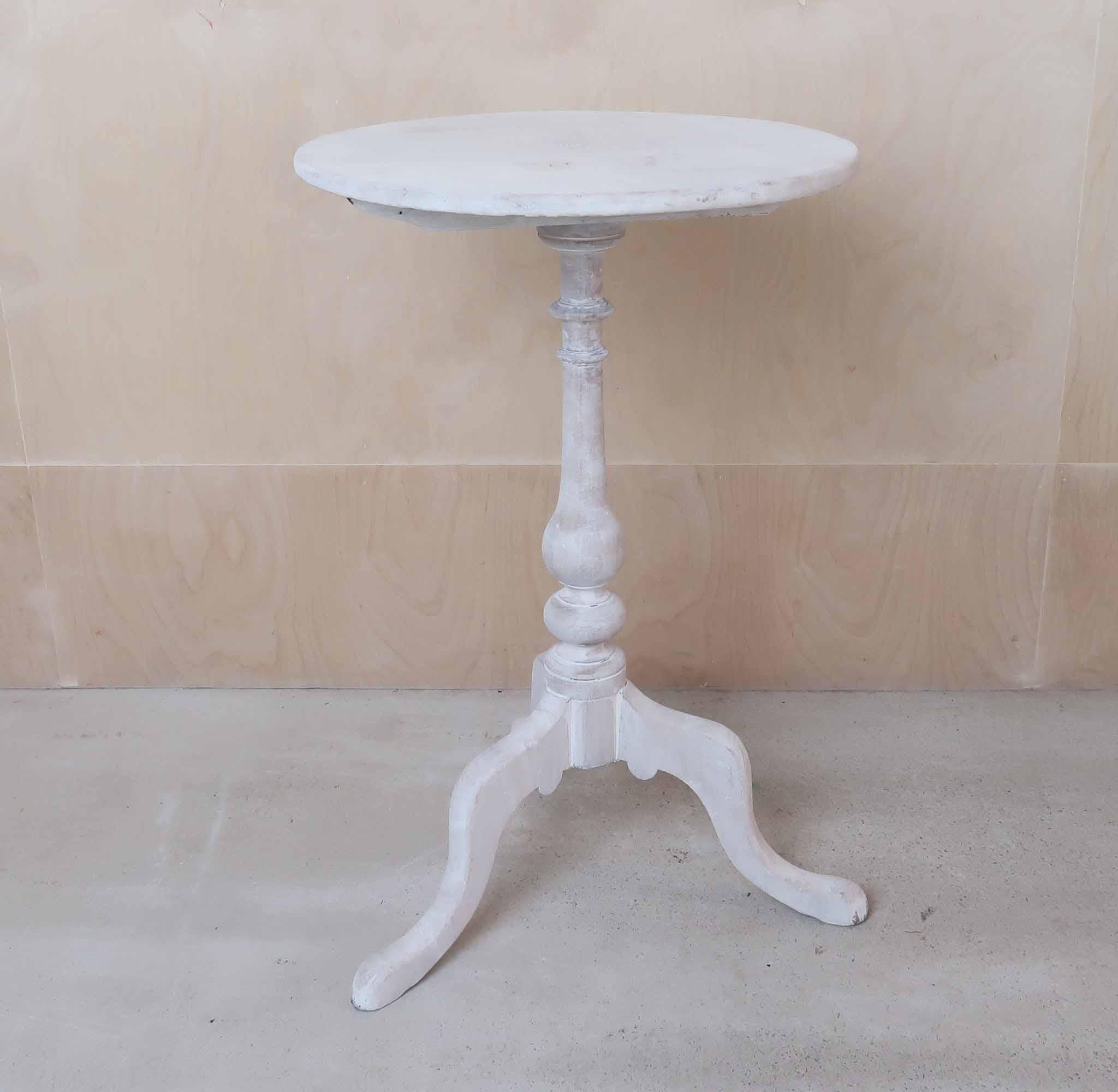 Lovely small round table. 

Made from fruitwood

Recenly bleached and then finished with a gentle lime wash

I particularly like its simplicity. 

I have chosen not to lacquer or wax the table.

Sturdy construction

Free UK shipping












  