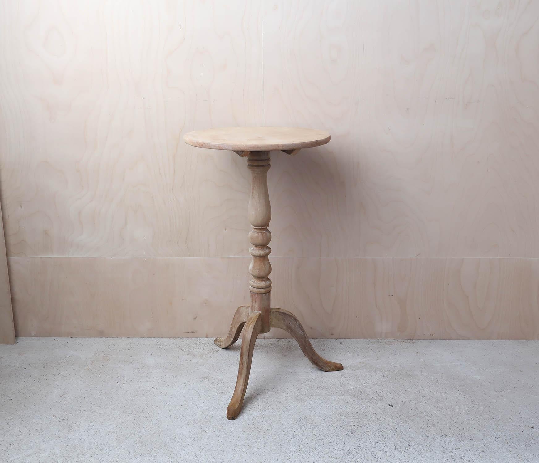 Small Antique Bleached Gustavian Style Round Side Table. English, Circa 1850 In Good Condition In St Annes, Lancashire
