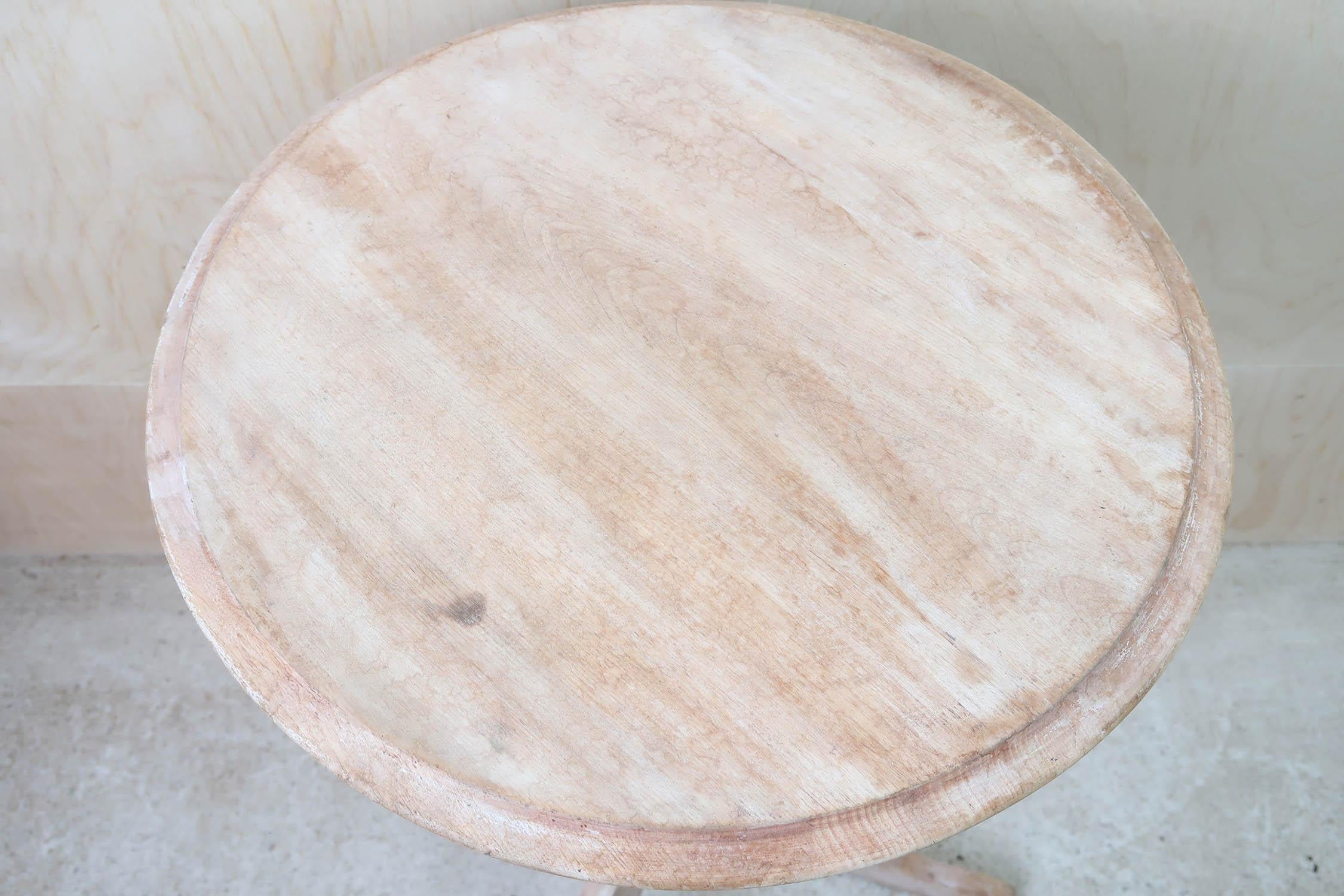 Small Antique Bleached Gustavian Style Round Side Table. English, Circa 1850 In Good Condition In St Annes, Lancashire
