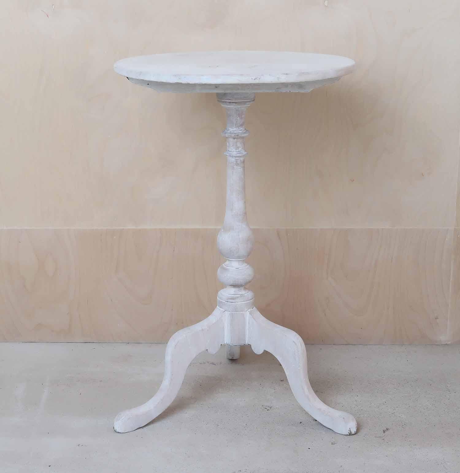 Mid-19th Century Small Antique Bleached Gustavian Style Round Side Table. English, Circa 1850 For Sale