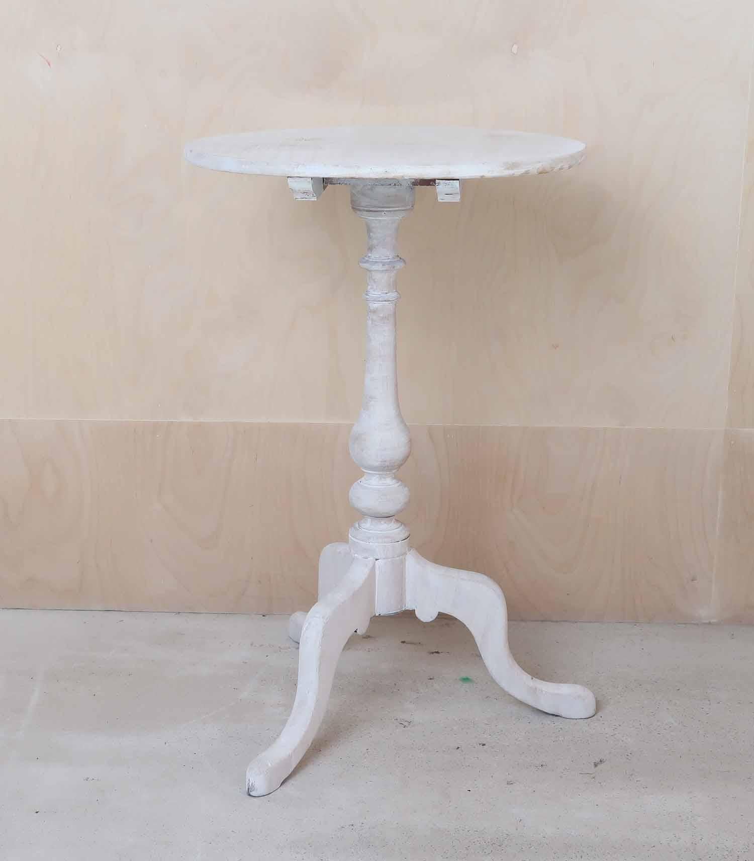 Small Antique Bleached Gustavian Style Round Side Table. English, Circa 1850 For Sale 3