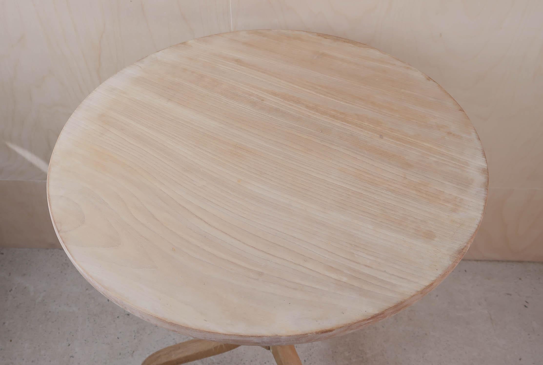 small round pedestal side table