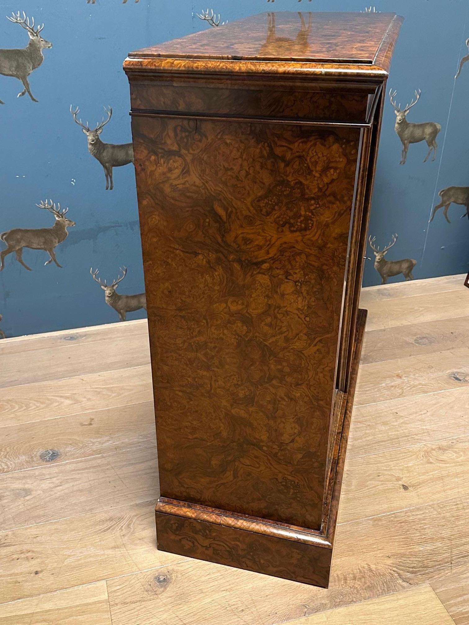 Petite bibliothèque ancienne en vente 4