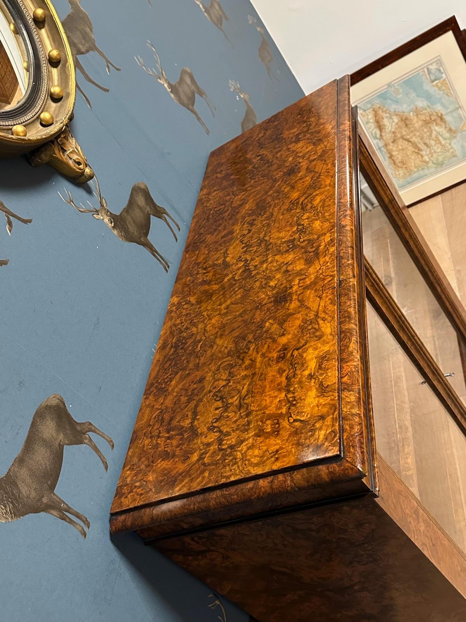 Petite bibliothèque ancienne en vente 2