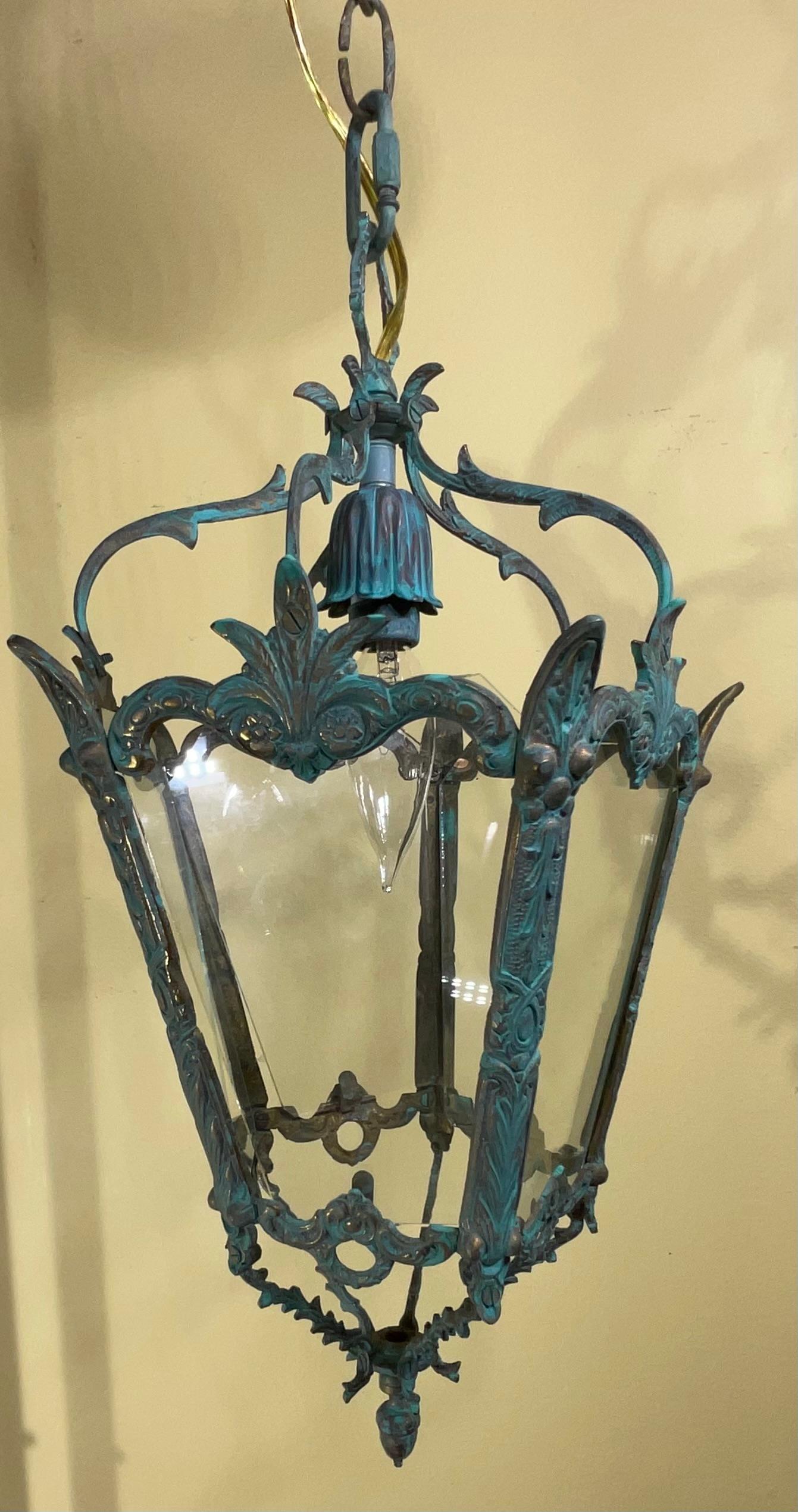 Piccolo lampadario a sospensione in ottone antico in vendita 4