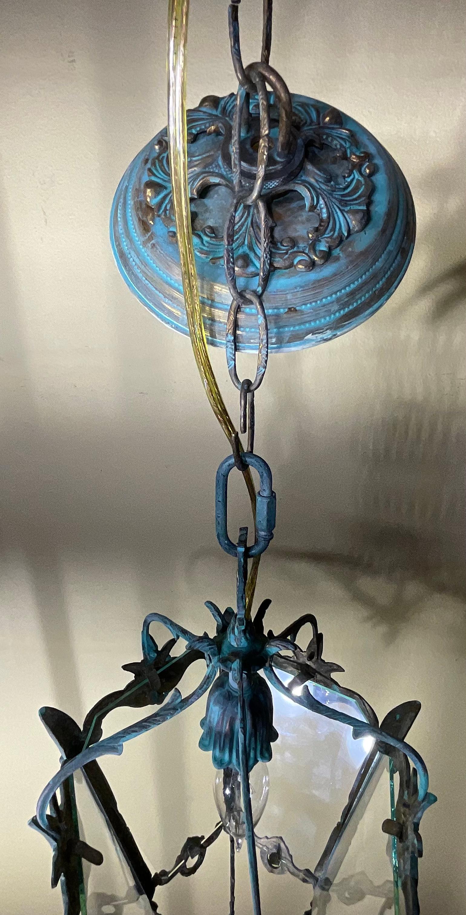 Piccolo lampadario a sospensione in ottone antico in vendita 7
