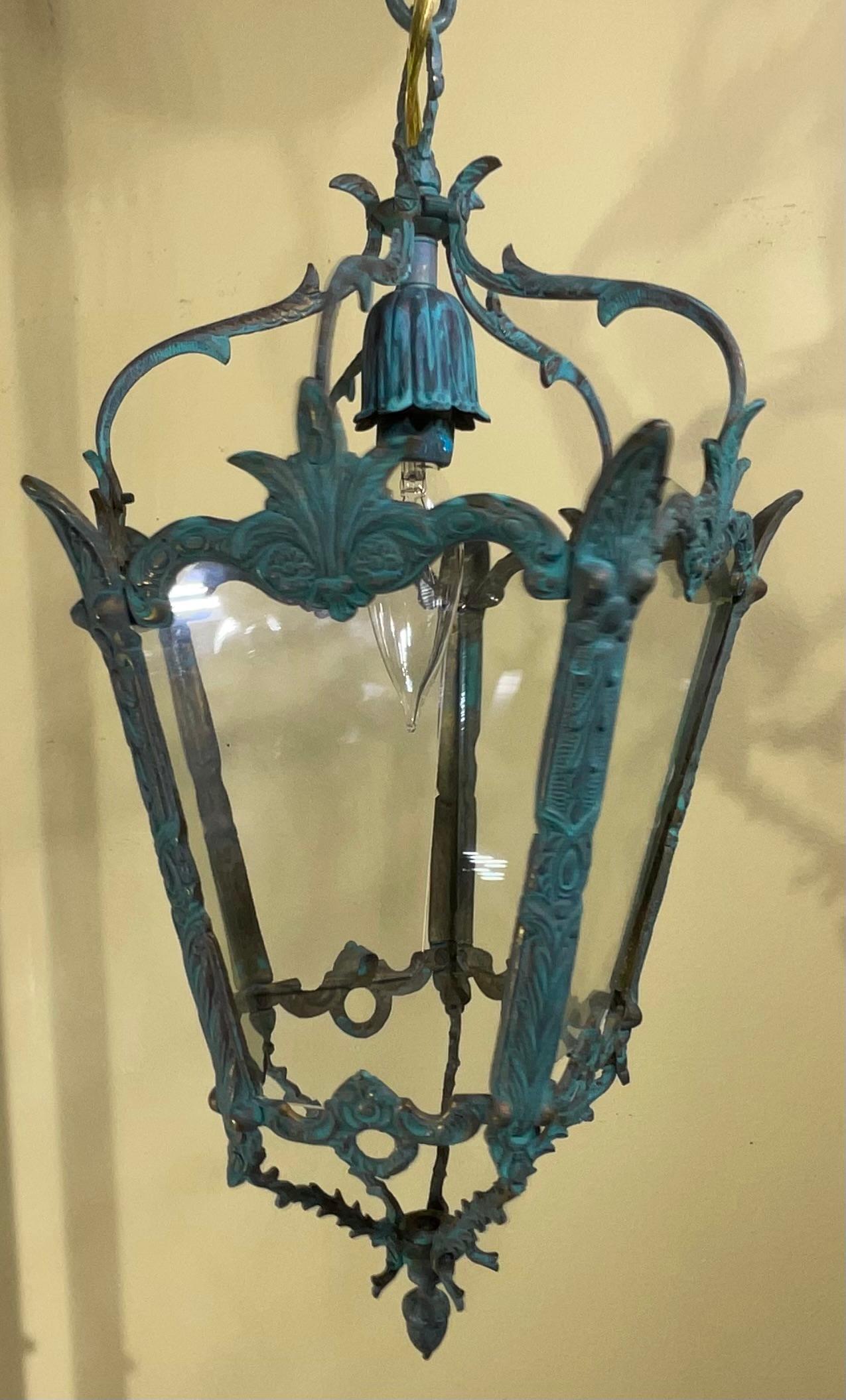 Piccolo lampadario a sospensione in ottone antico in vendita 2