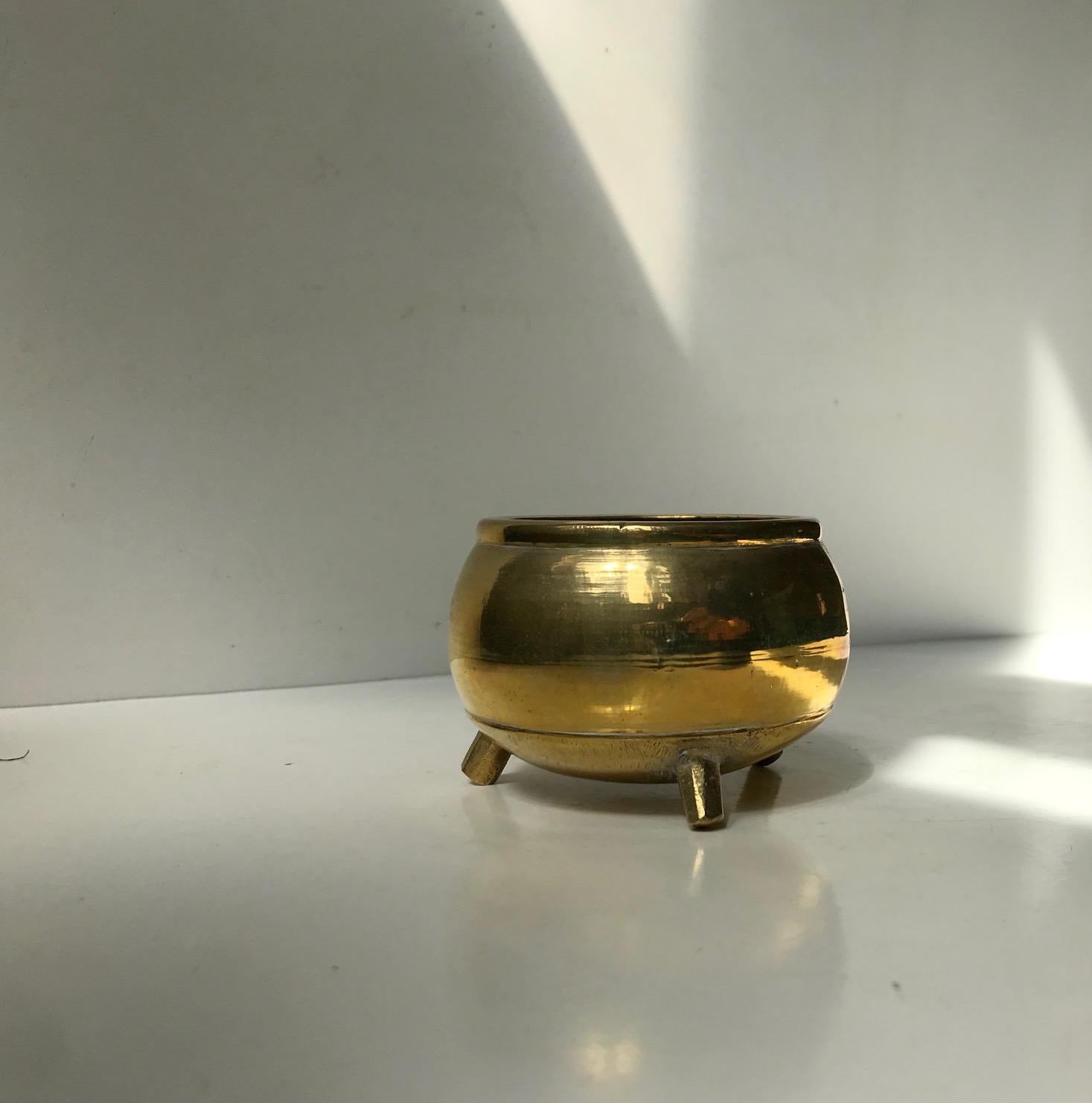 Pequeño Caldero, Olla o Quemador de Incienso de Bronce Antiguo, Desconocido Medieval en venta