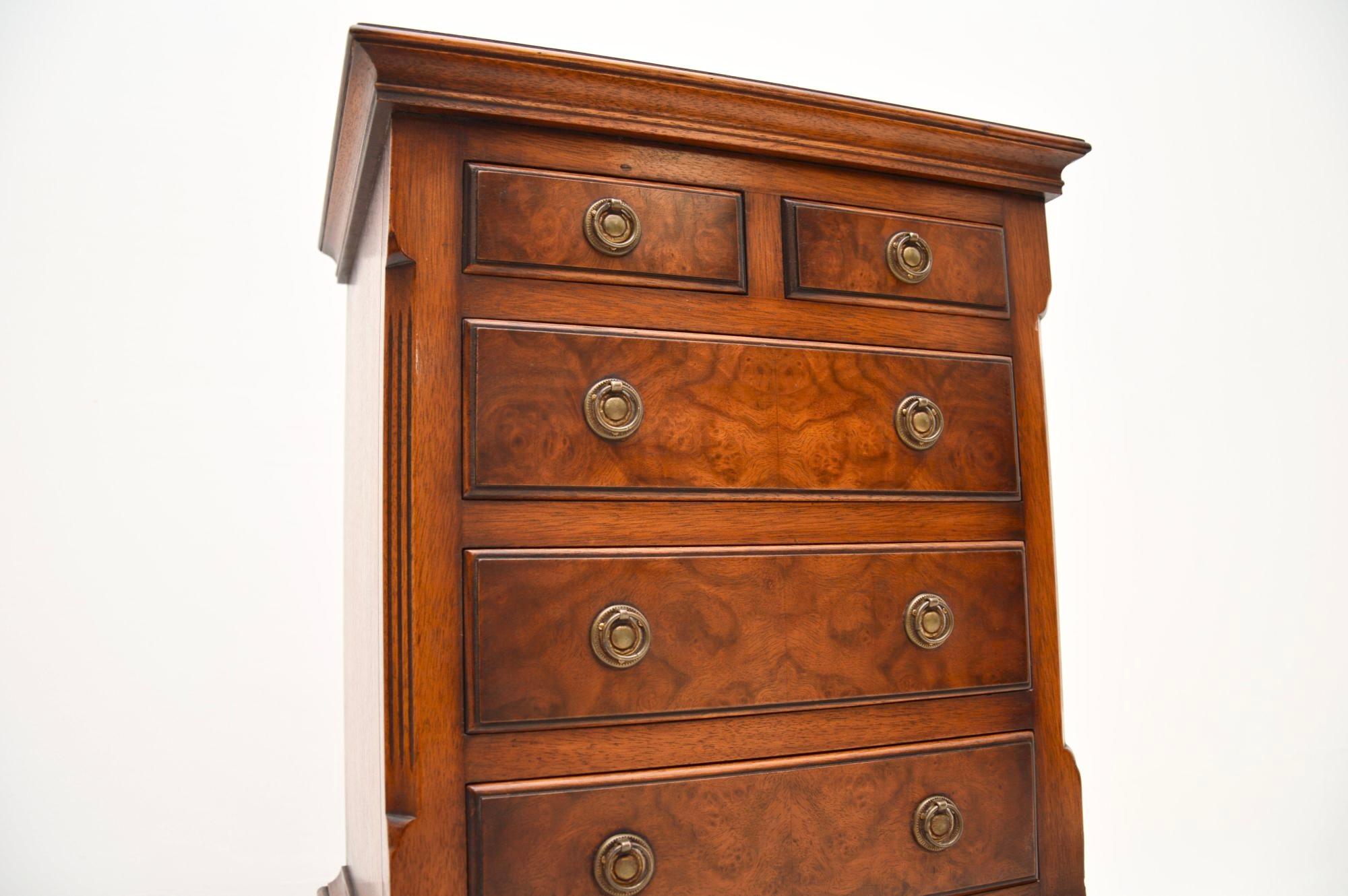 Small Antique Burr Walnut Chest of Drawers For Sale 3