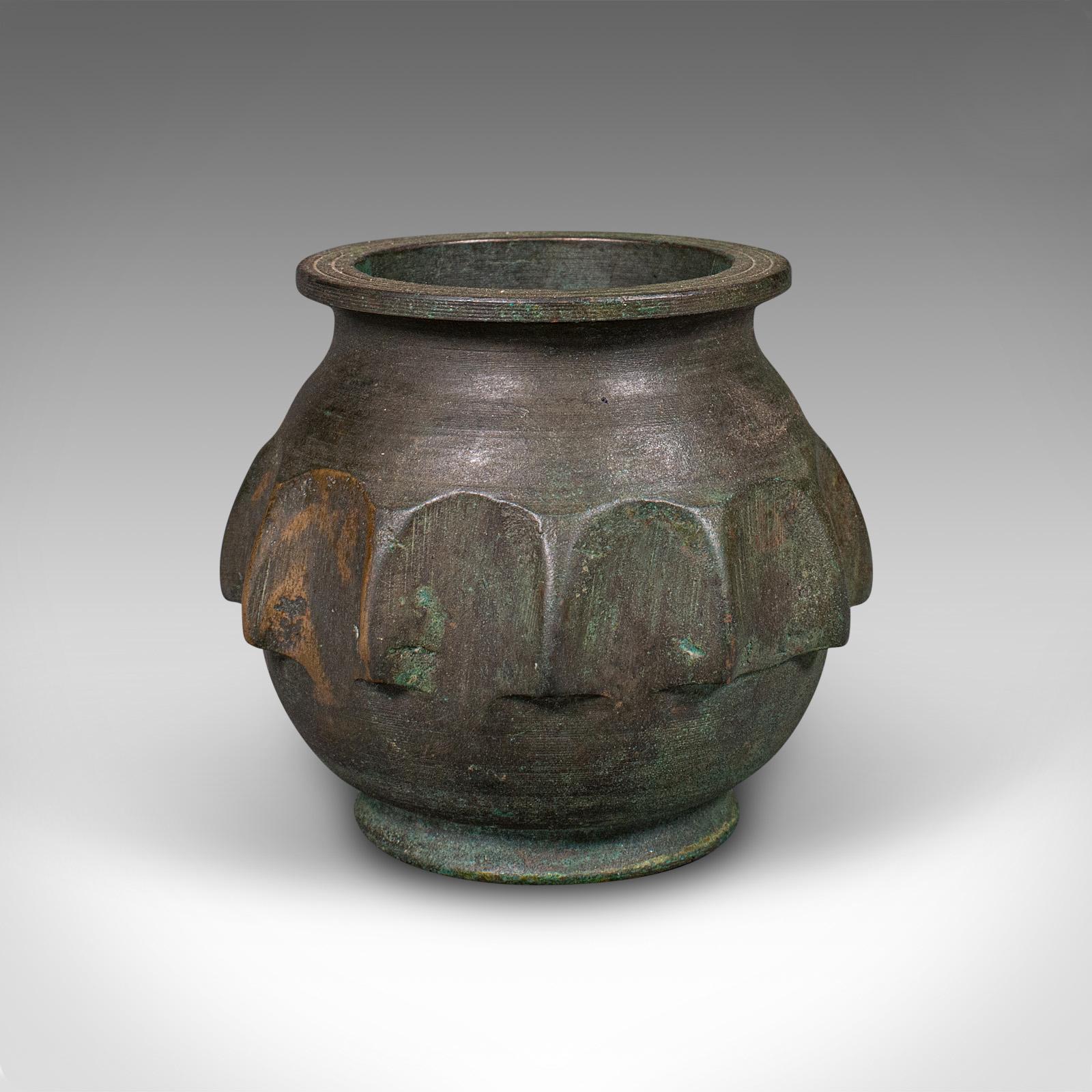 Pequeño Tintero Caligráfico Antiguo , Japonés, Meiji, Tintero de Bronce, Victoriano siglo XX en venta