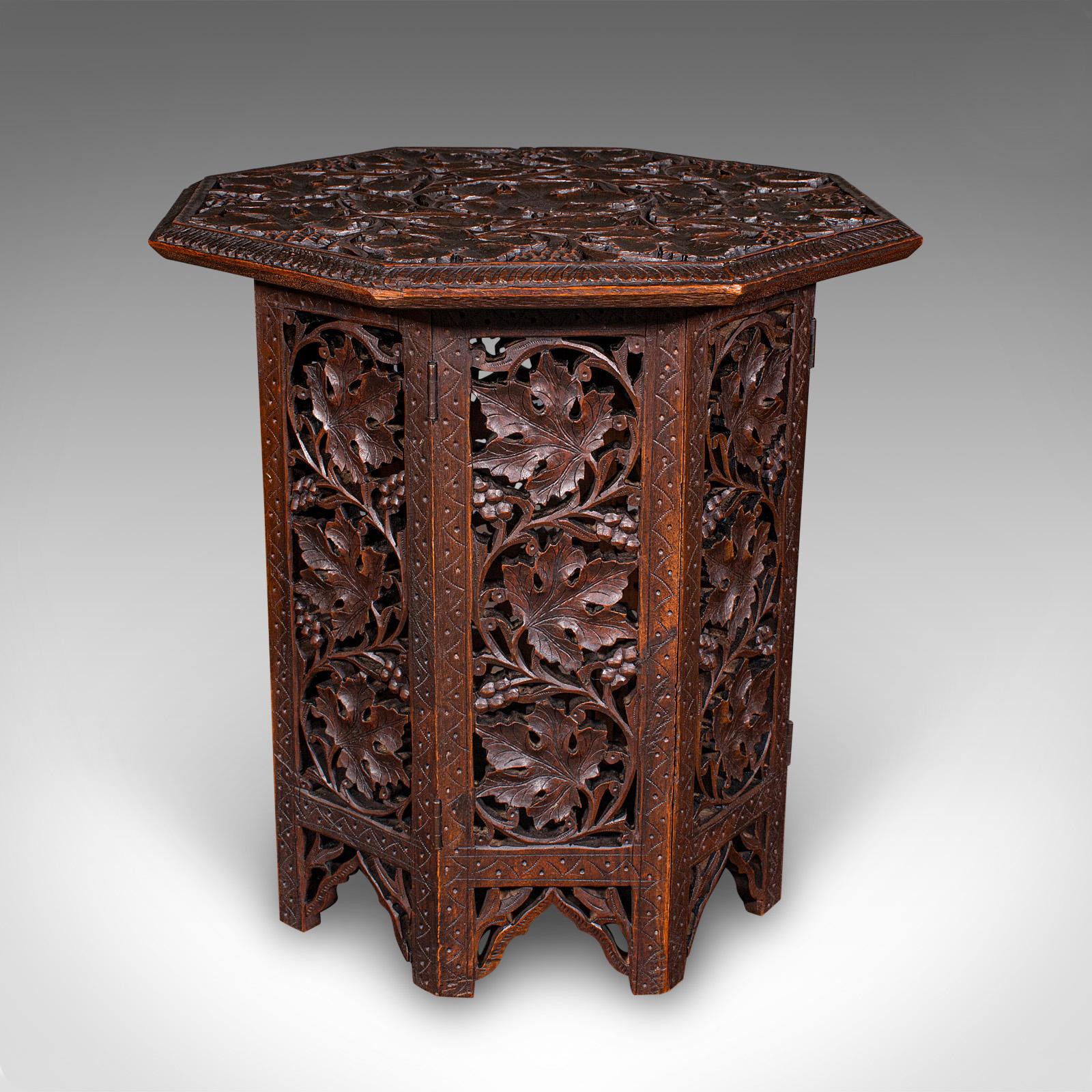 Small Antique Campaign Tea Table, Anglo-Indian, Relief Carved Teak, Victorian en Bueno estado para la venta en Hele, Devon, GB