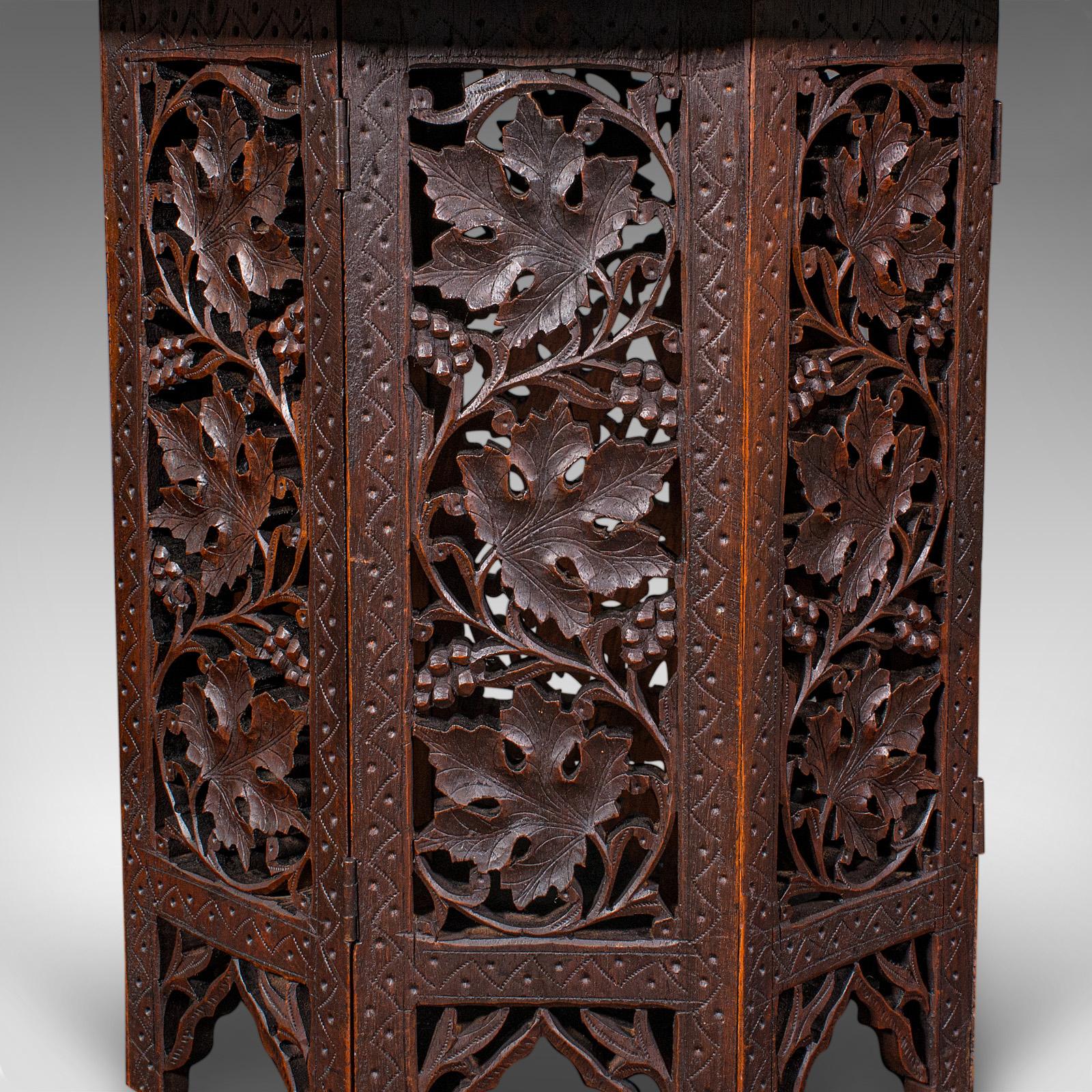 Small Antique Campaign Tea Table, Anglo-Indian, Relief Carved Teak, Victorian en venta 1