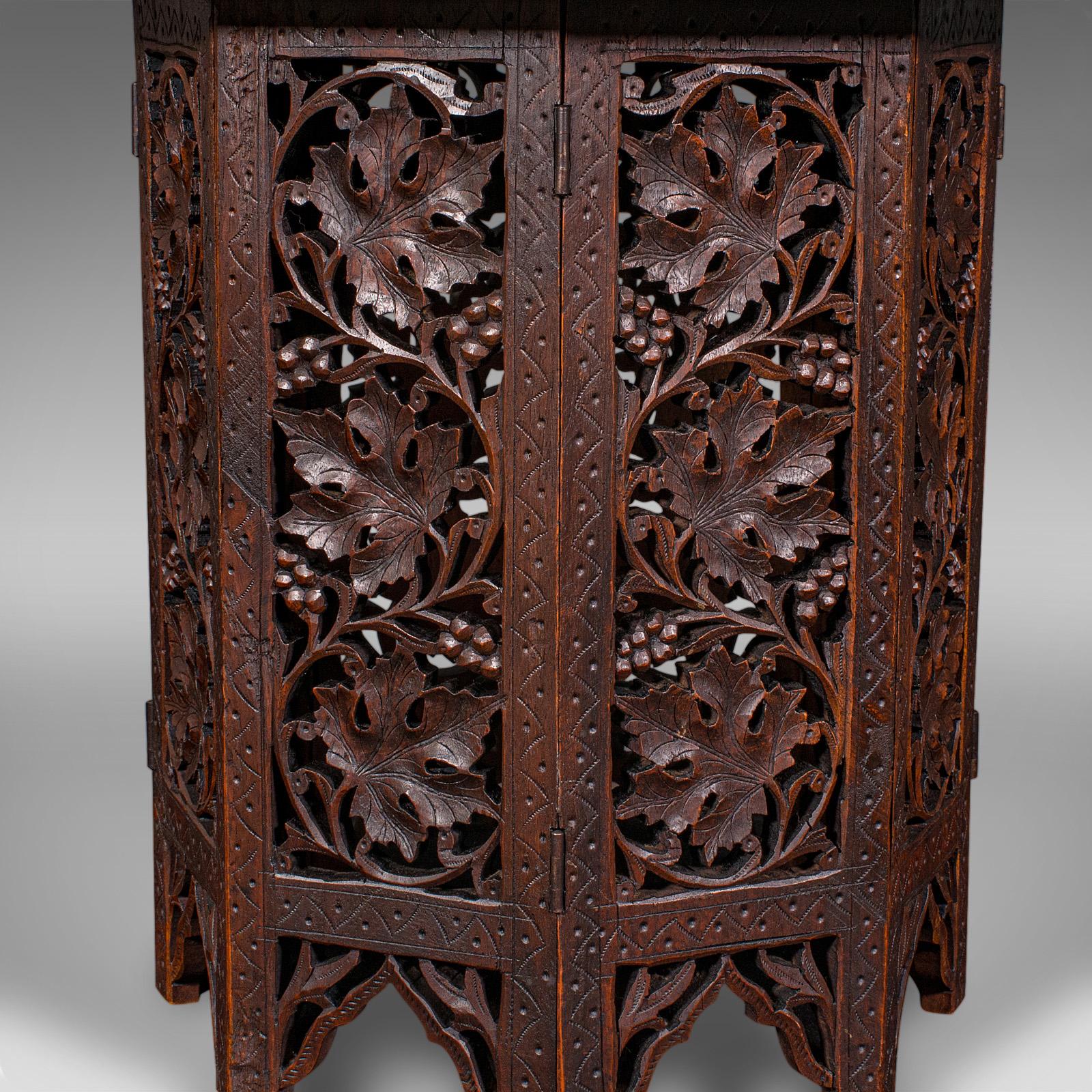 Small Antique Campaign Tea Table, Anglo-Indian, Relief Carved Teak, Victorian en venta 2