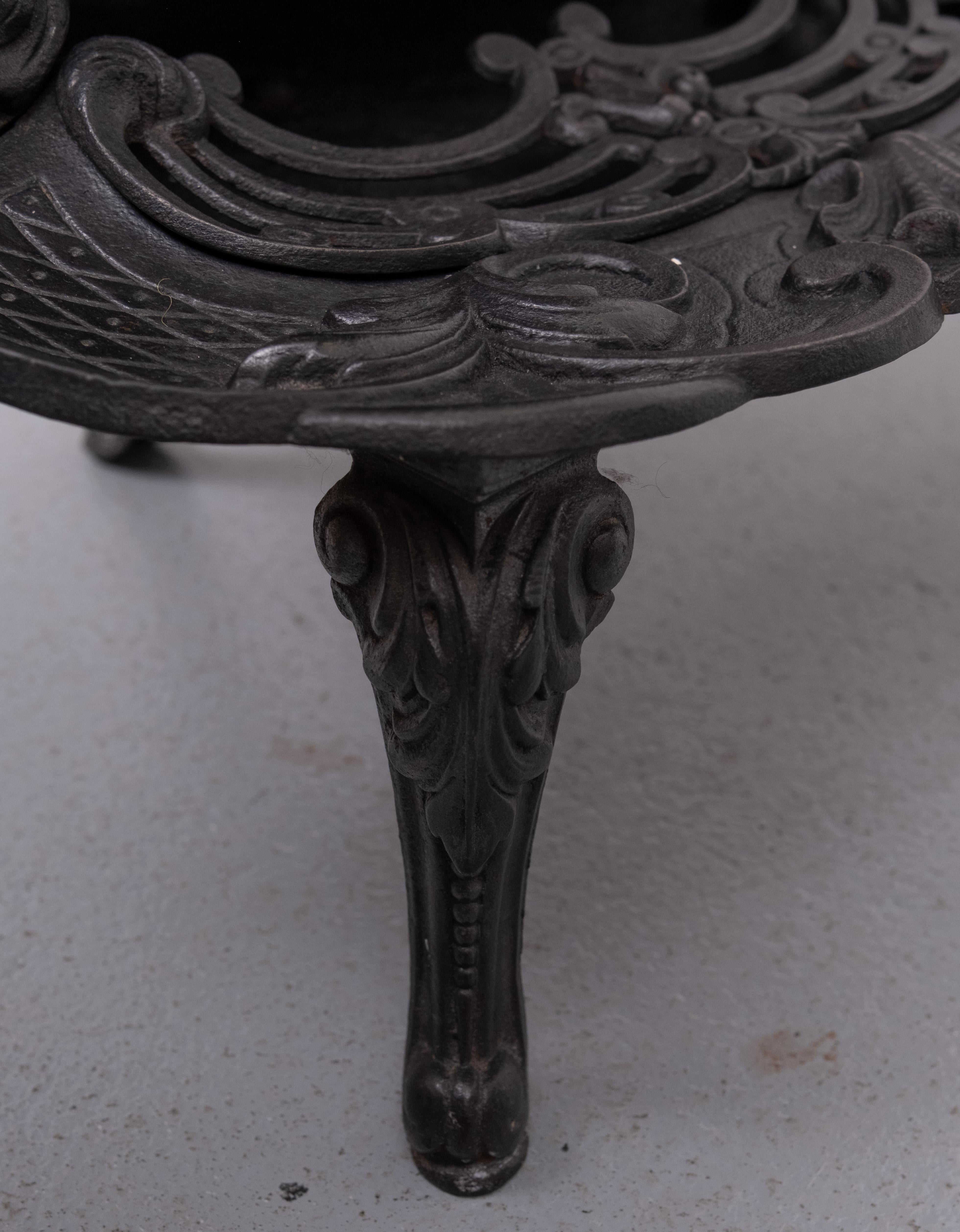 small Antique Cast Iron Fireplace  parlor stove  France en vente 7