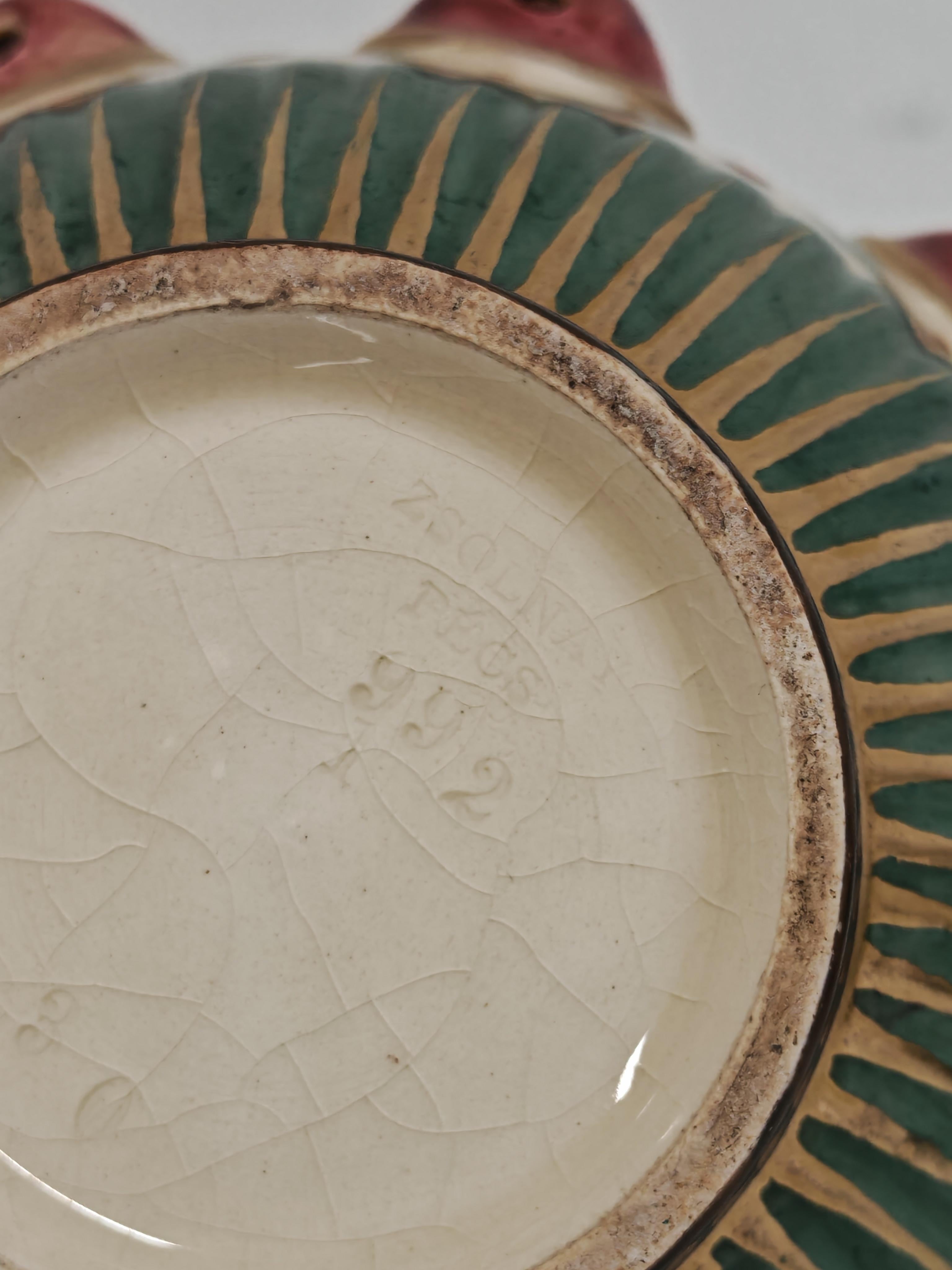 Céramique Petit pichet ancien en céramique de Zsolnay, Hongrie, 19e siècle en vente