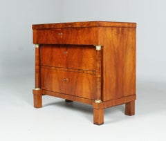 Small Antique Chest of Drawers, Walnut, Biedermeier c. 1820, Beautiful Patina