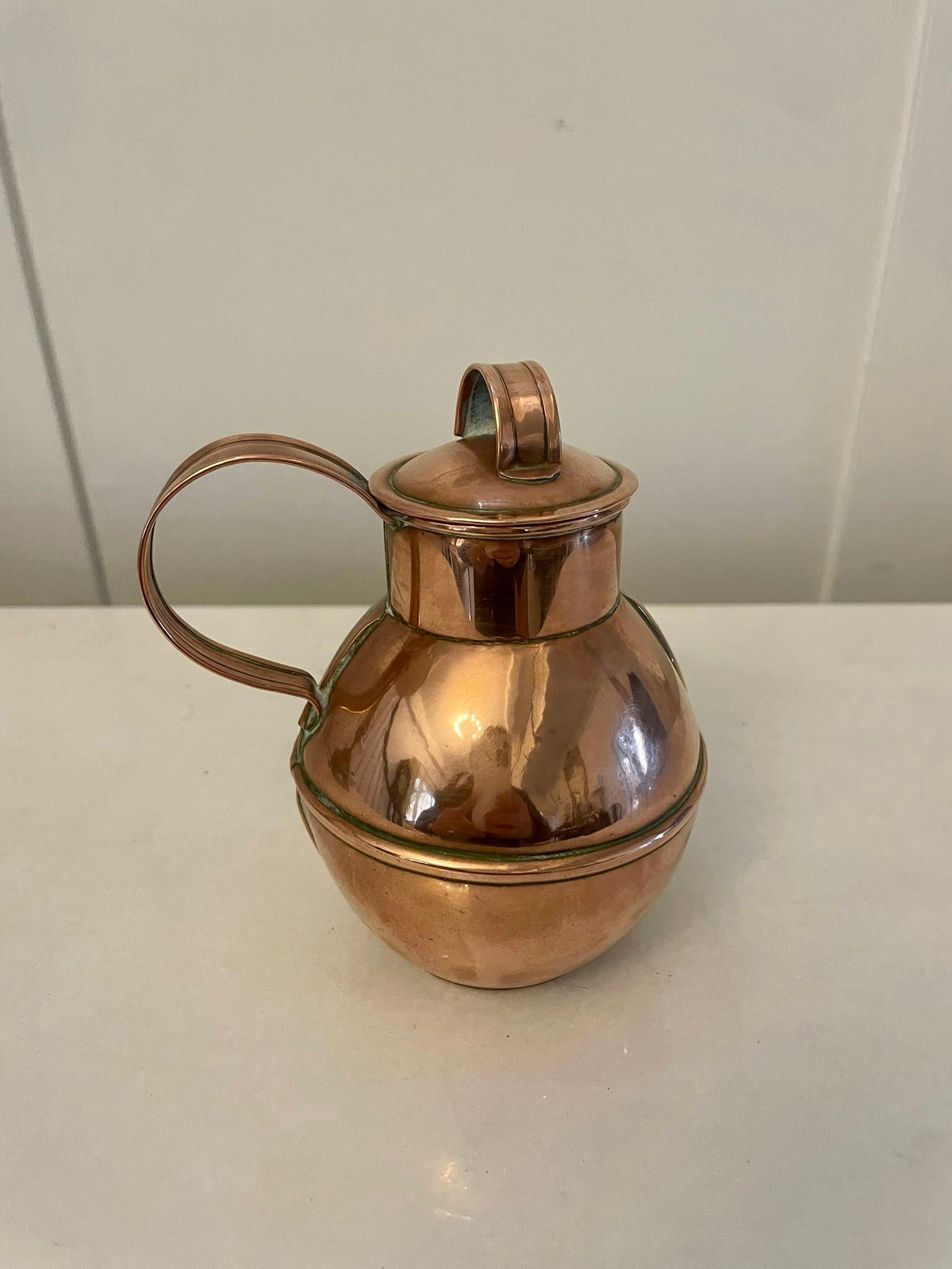 Small antique copper jersey can having a lovely shape and all original.

Dimensions:
Height 12 cm (4.72 in)
Width 9 cm (3.54 in)
Depth 9 cm (3.54 in)

Date 1860.