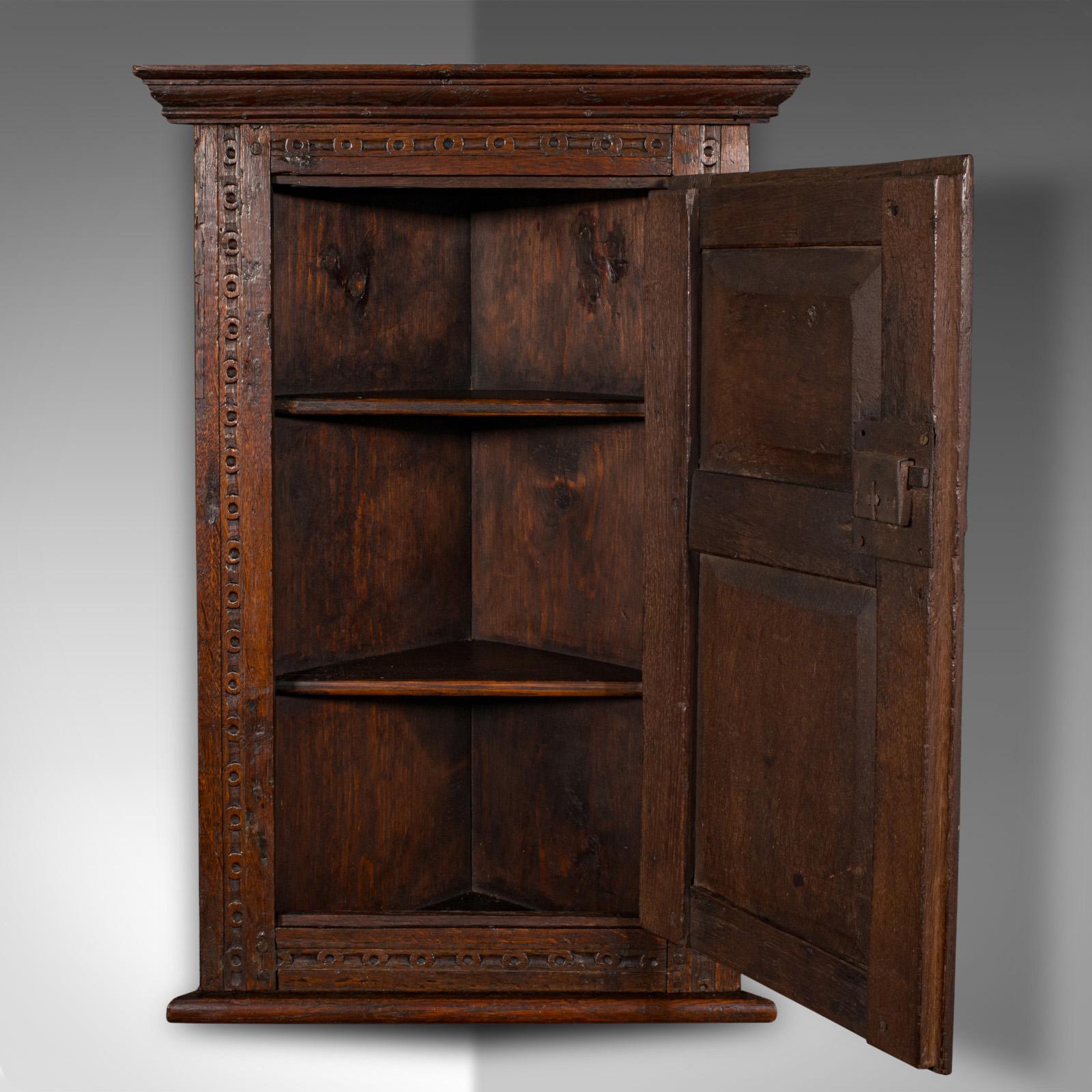 Small Antique Corner Cabinet, English Oak, Wall Cupboard, William and Mary, 1690 In Good Condition In Hele, Devon, GB