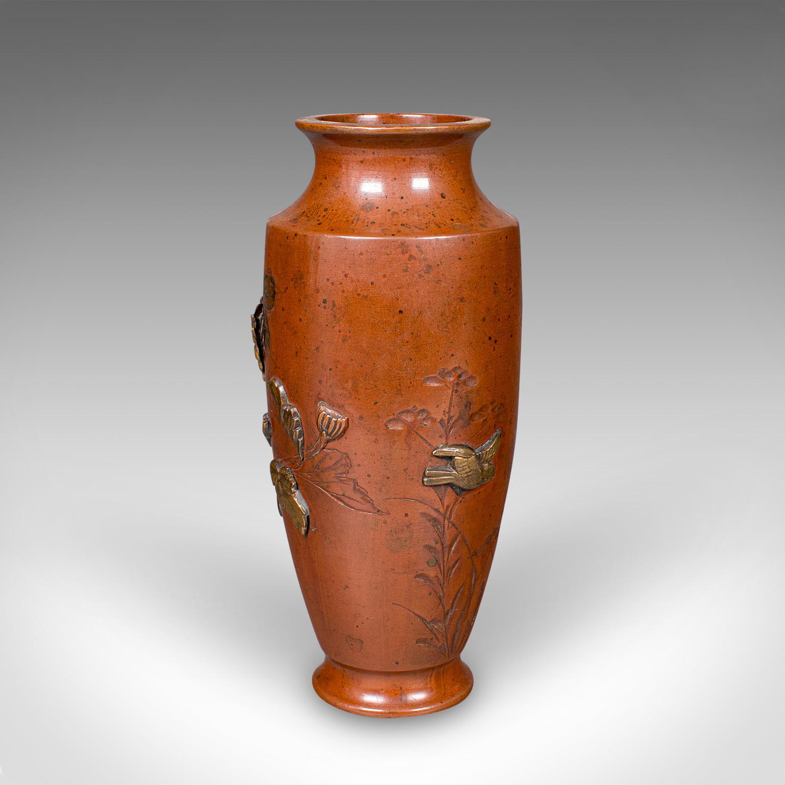 Piccola urna da esposizione antica, giapponese, bronzo, vaso di fiori, gusto Meiji, vittoriano In condizioni buone in vendita a Hele, Devon, GB