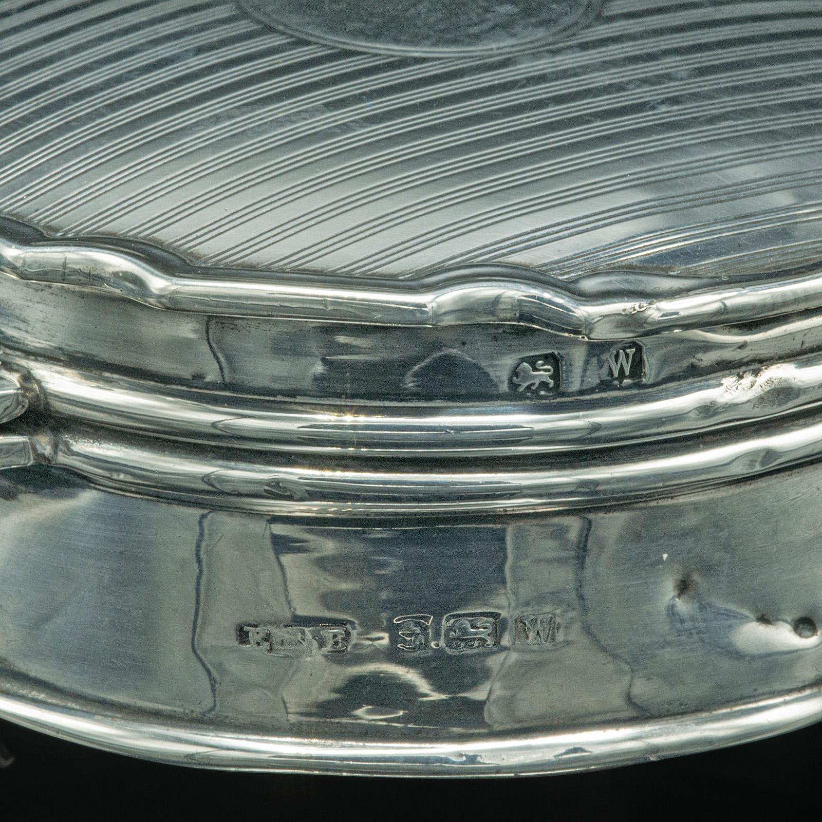 Petite boîte à bagues de coiffeuse ancienne, en argent anglais, Hallmark de Birmingham, 1921 en vente 4