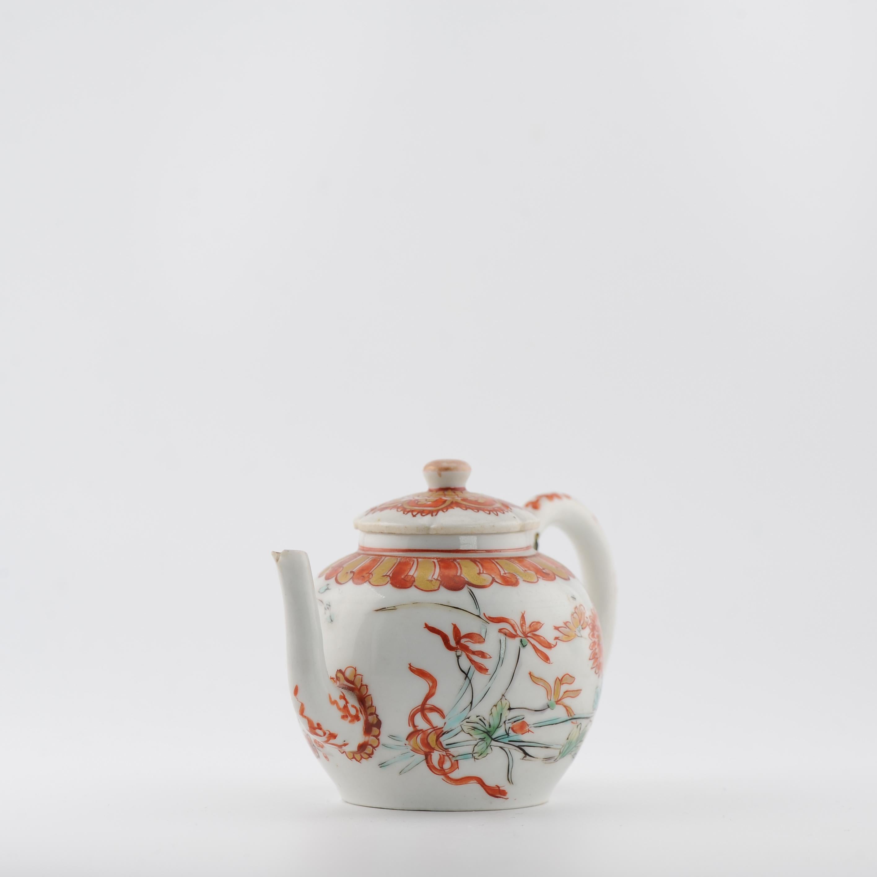 Petite théière japonaise ancienne du début du 18e siècle en porcelaine de la période Edo, émaillée Imari en vente 8