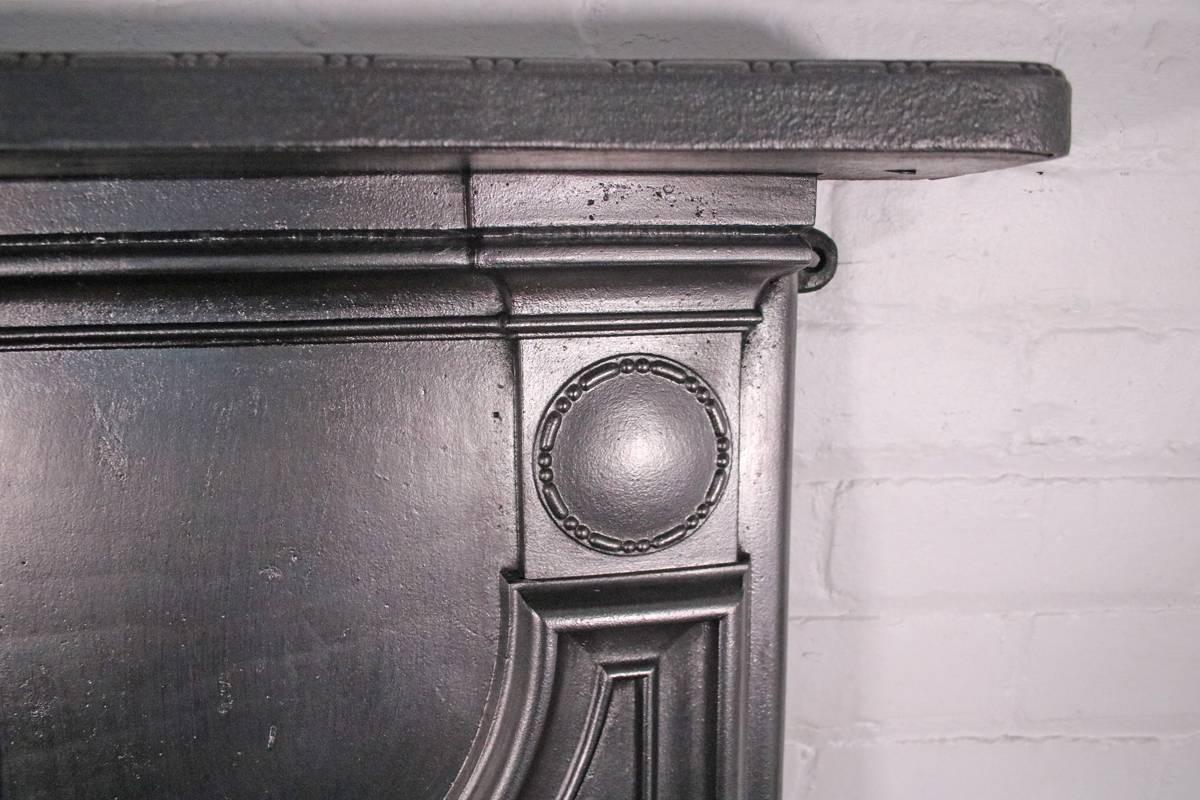 Small Antique Edwardian Cast Iron Fireplace Surround In Good Condition For Sale In Manchester, GB
