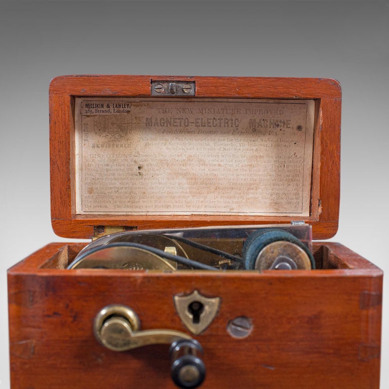 https://a.1stdibscdn.com/small-antique-electric-therapy-machine-english-scientific-medical-victorian-for-sale-picture-11/f_26453/1616505768670/18_7320_11_master.jpg?width=768