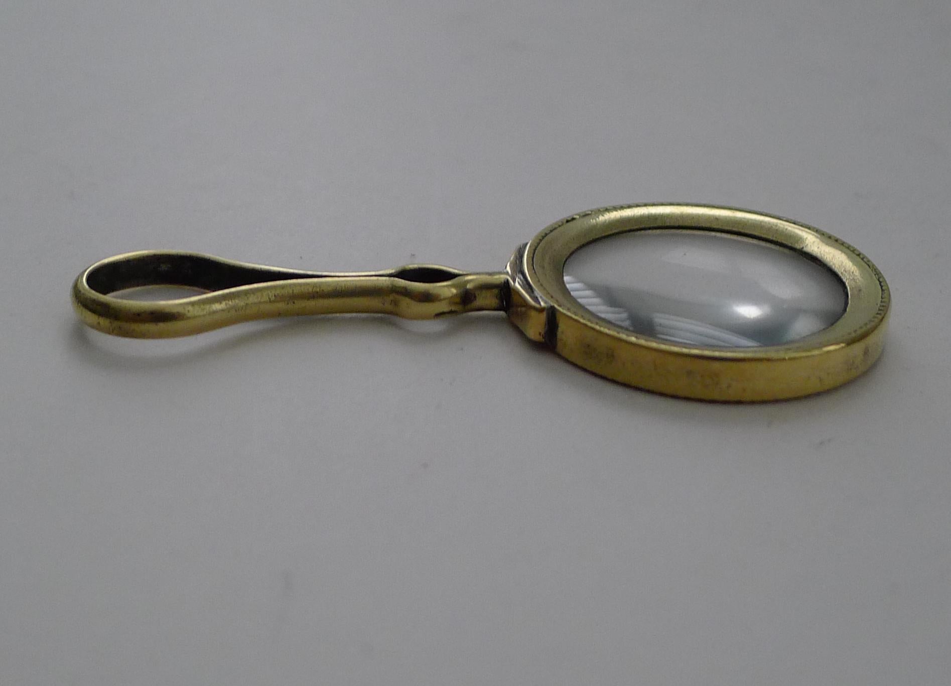 Small Antique English Brass Framed Magnifying Glass c.1900 In Good Condition In Bath, GB