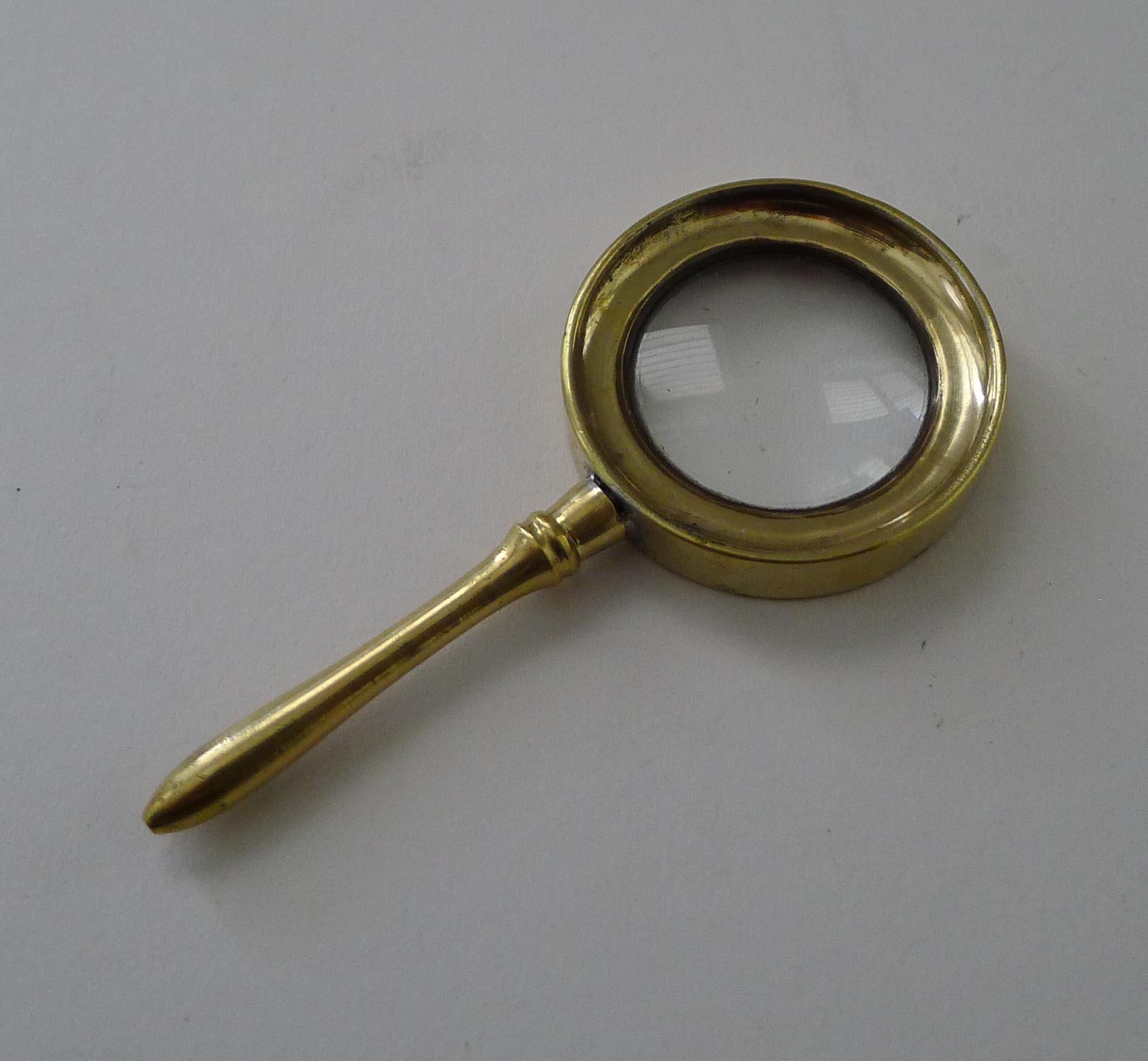 Small Antique English Brass Magnifying Glass c.1910 In Good Condition For Sale In Bath, GB