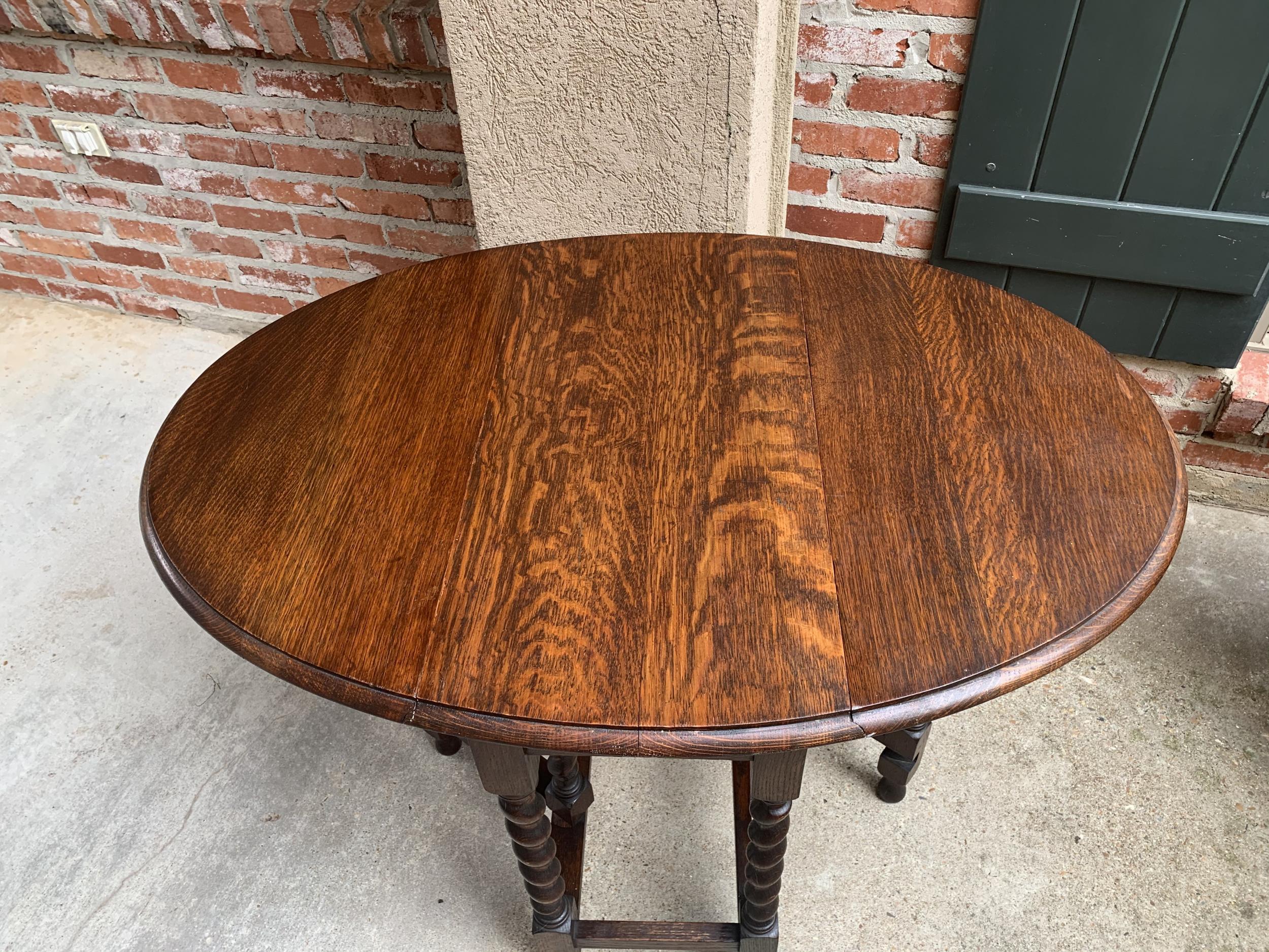 Small Antique English Oak Barley Twist Drop-Leaf Side Sofa Table, 20th Century In Good Condition In Shreveport, LA