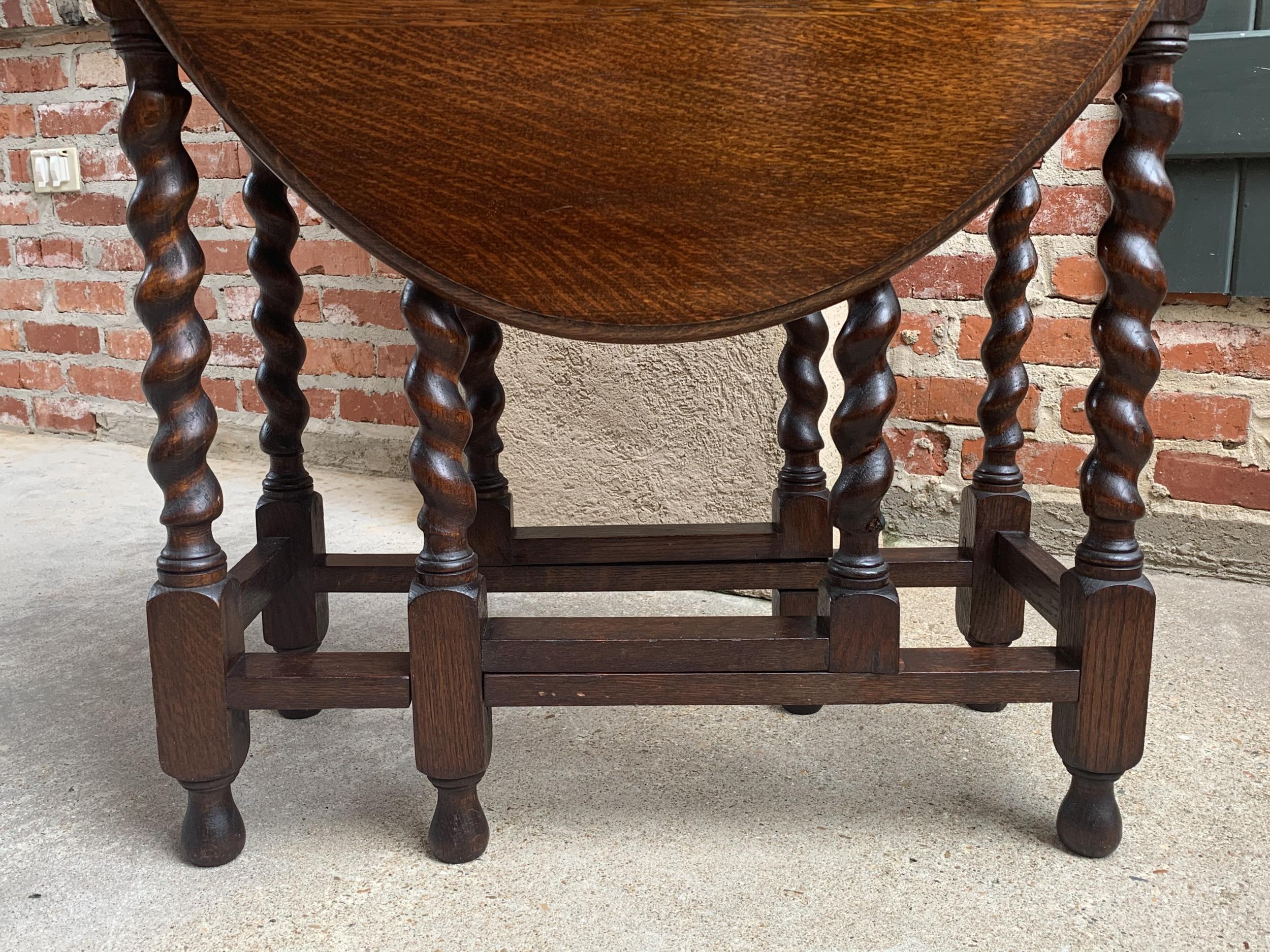 Small Antique English Oak Barley Twist Drop-Leaf Side Sofa Table, 20th Century 2